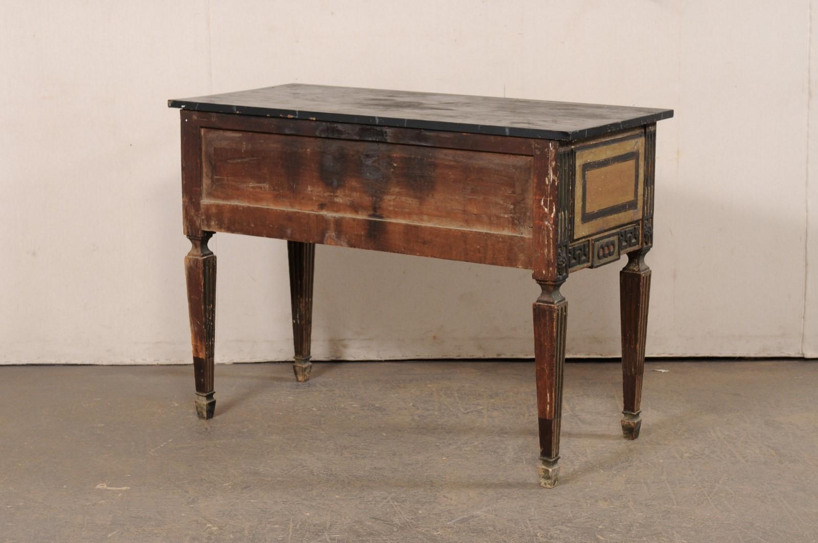 Consola de madera italiana del siglo XVIII con su acabado original pintado en venta 1