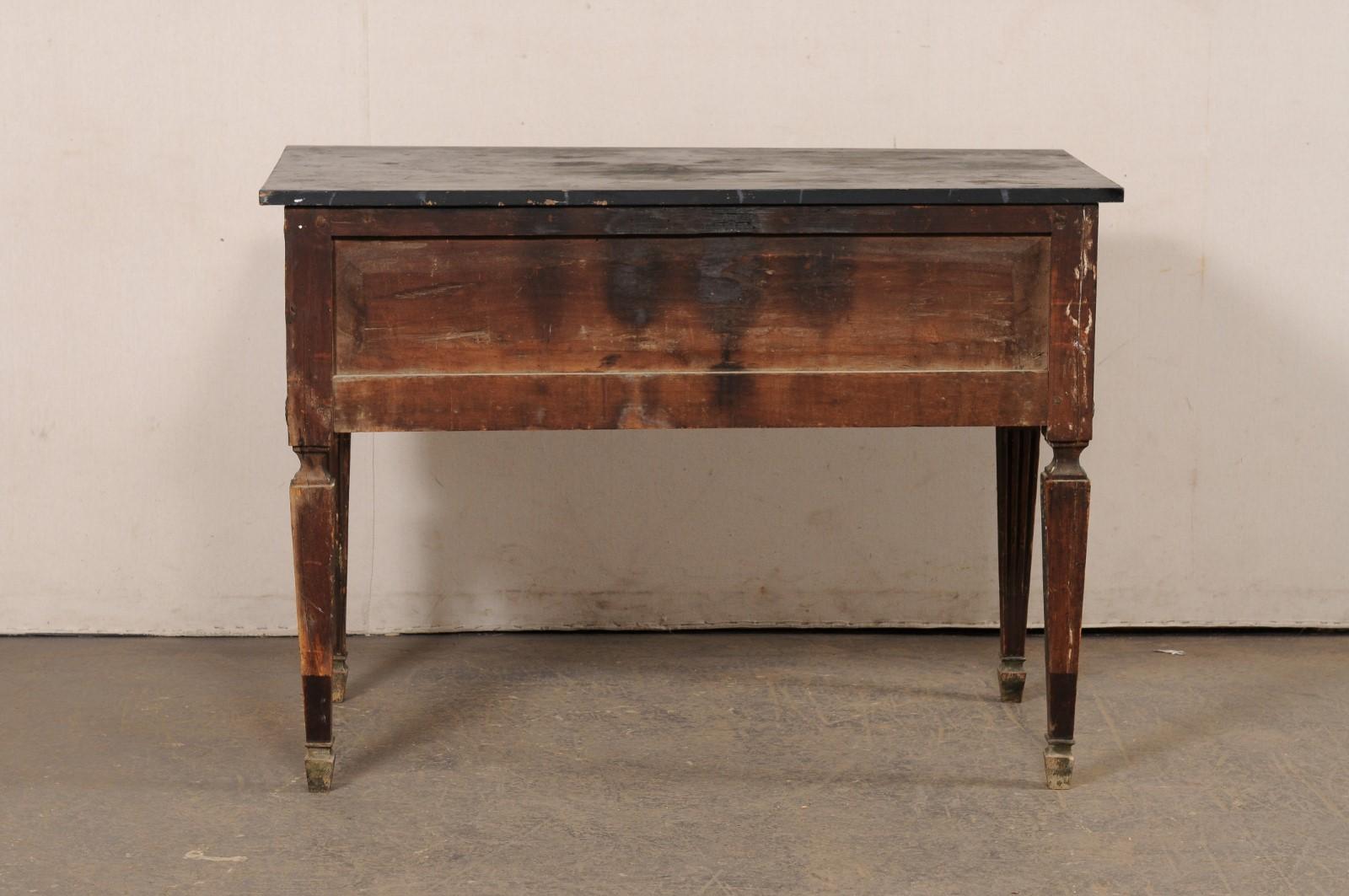 Consola de madera italiana del siglo XVIII con su acabado original pintado en venta 2