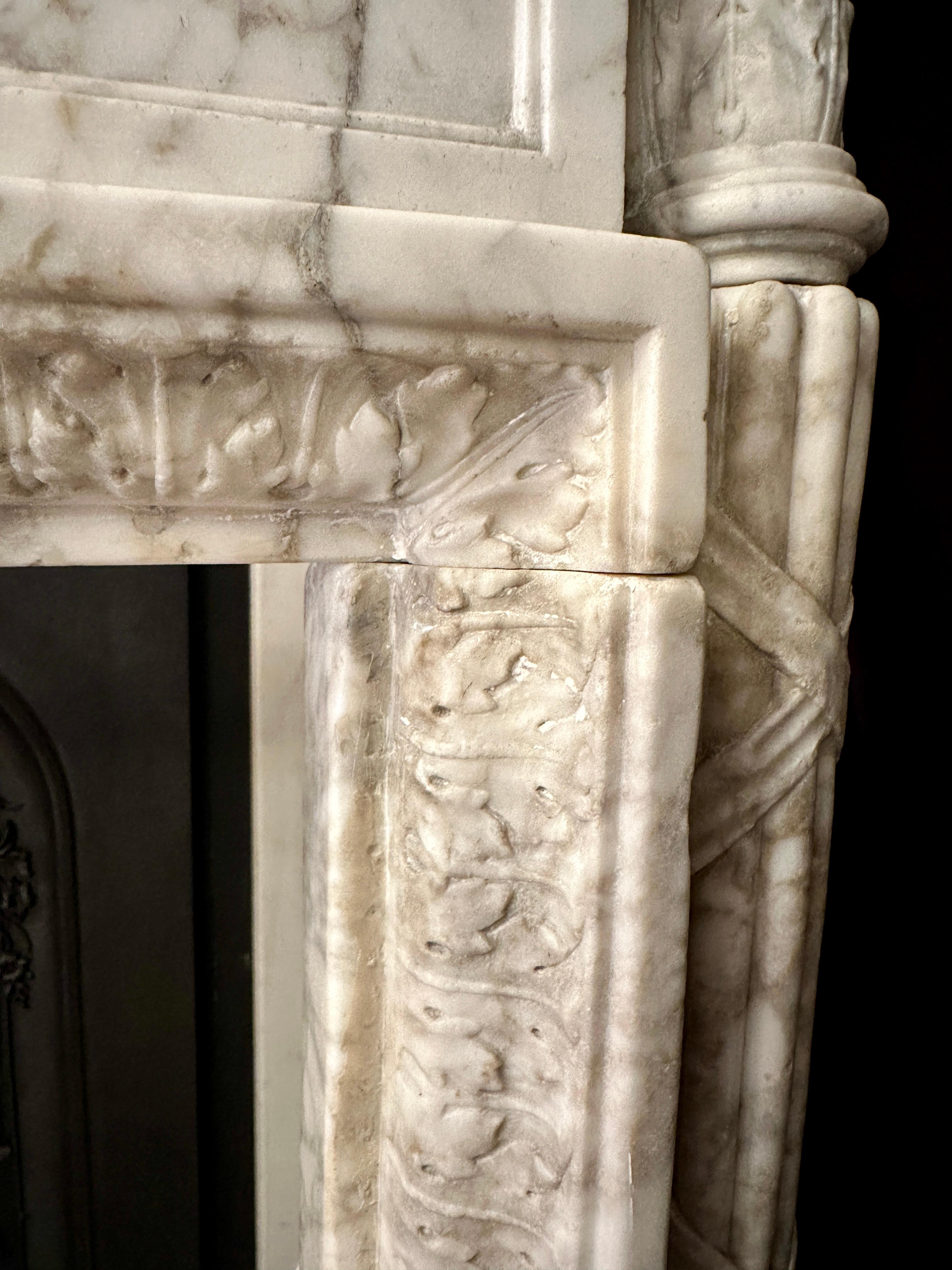 An 18th Century Louis XVI  Calacatta Marble Fireplace Mantel  In Good Condition For Sale In London, GB