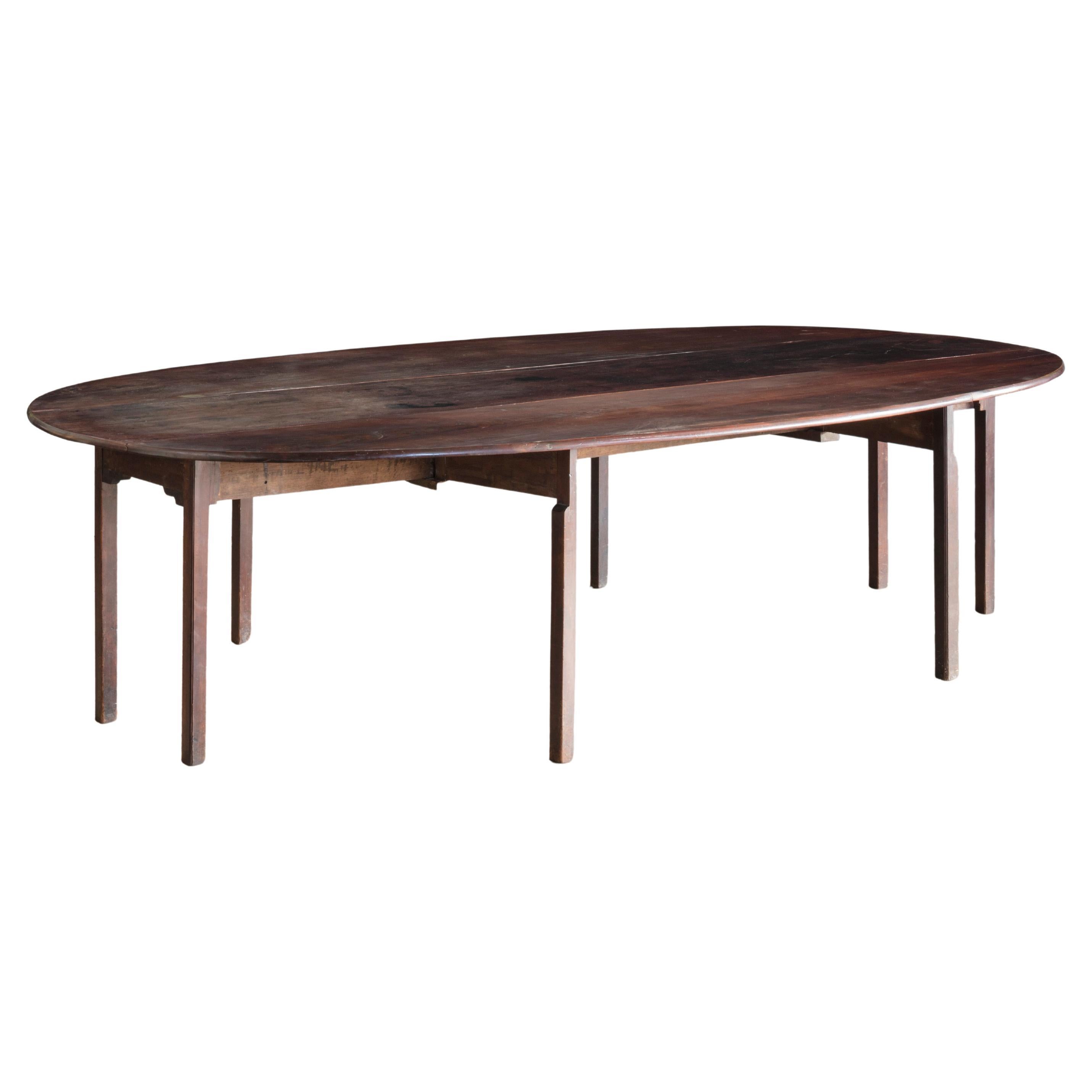An 18th Century Mahogany Hunt Table For Sale