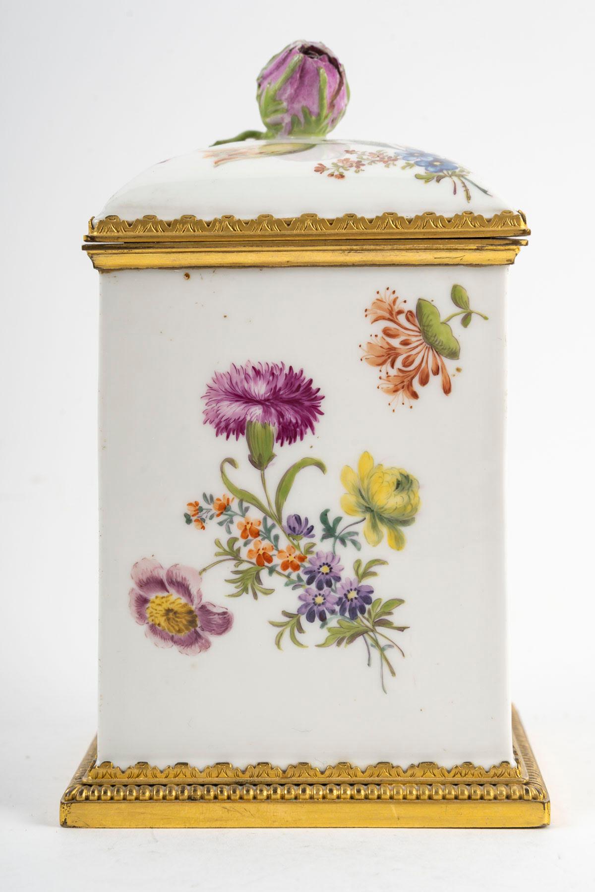 Francese Scatola di Meissen Porcelain del XVIII secolo, periodo Luigi XV. in vendita