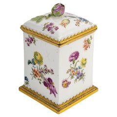 Boîte en porcelaine de Meissen du XVIIIe siècle, période Louis XV.