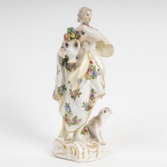 Escultura de mujer elegante en porcelana de Meissen del siglo XVIII, época Luis XV