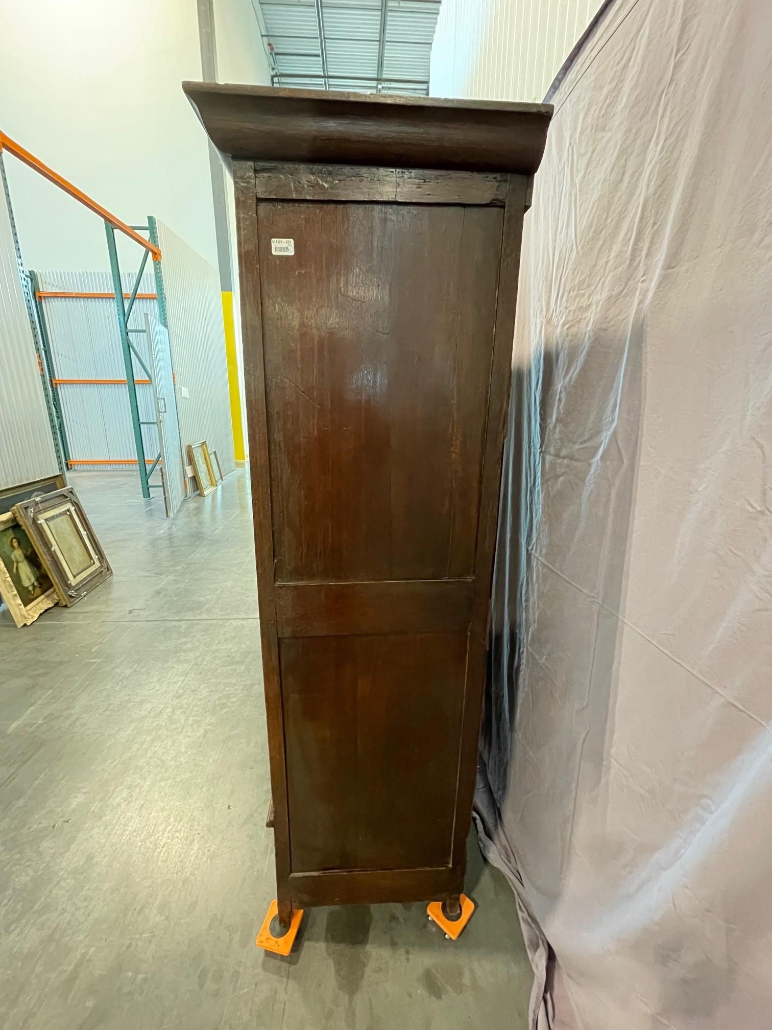 An 18th Century Oak Cupboard    For Sale 15