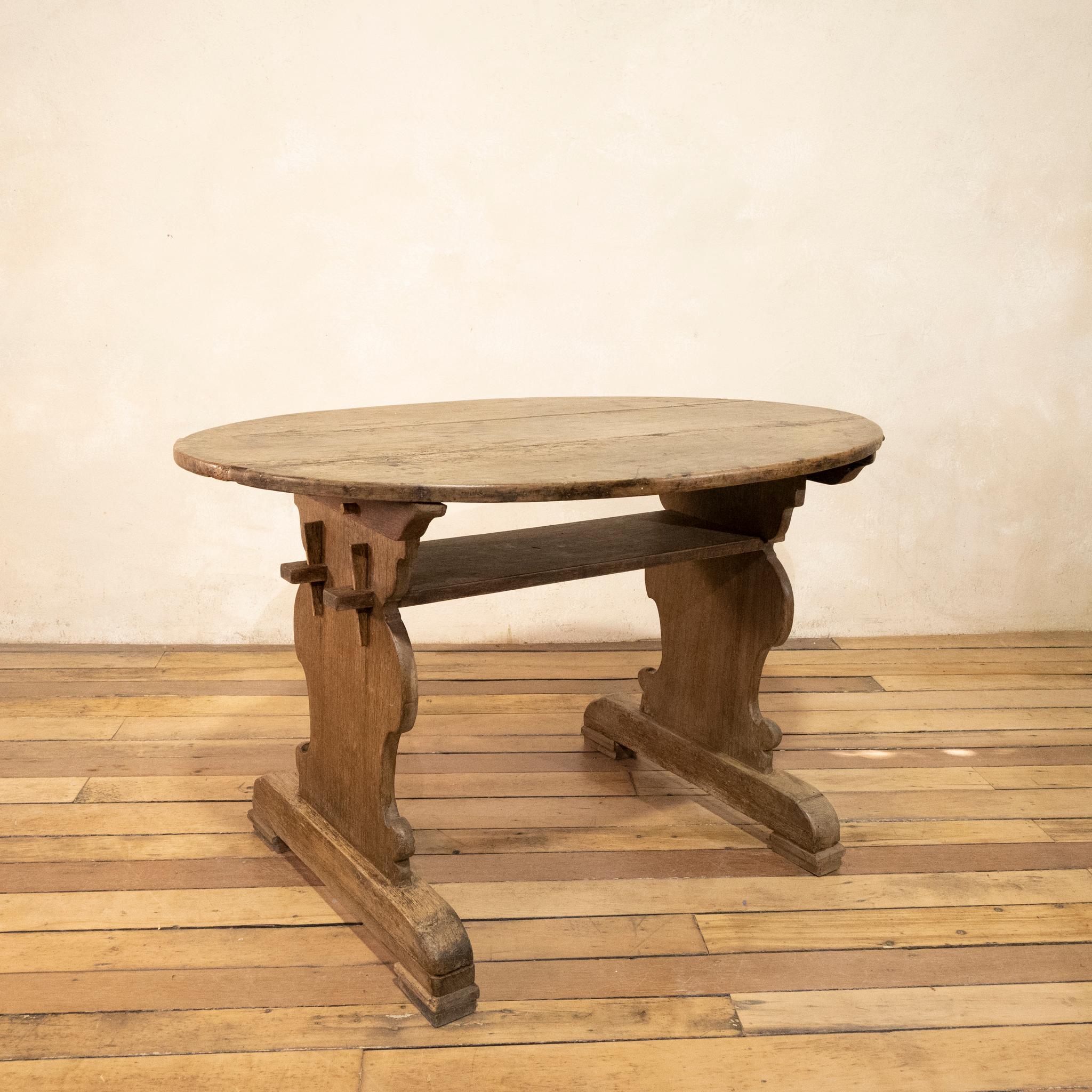 18th Century Oval Swedish Walnut Bockboard Table In Good Condition In Basingstoke, Hampshire