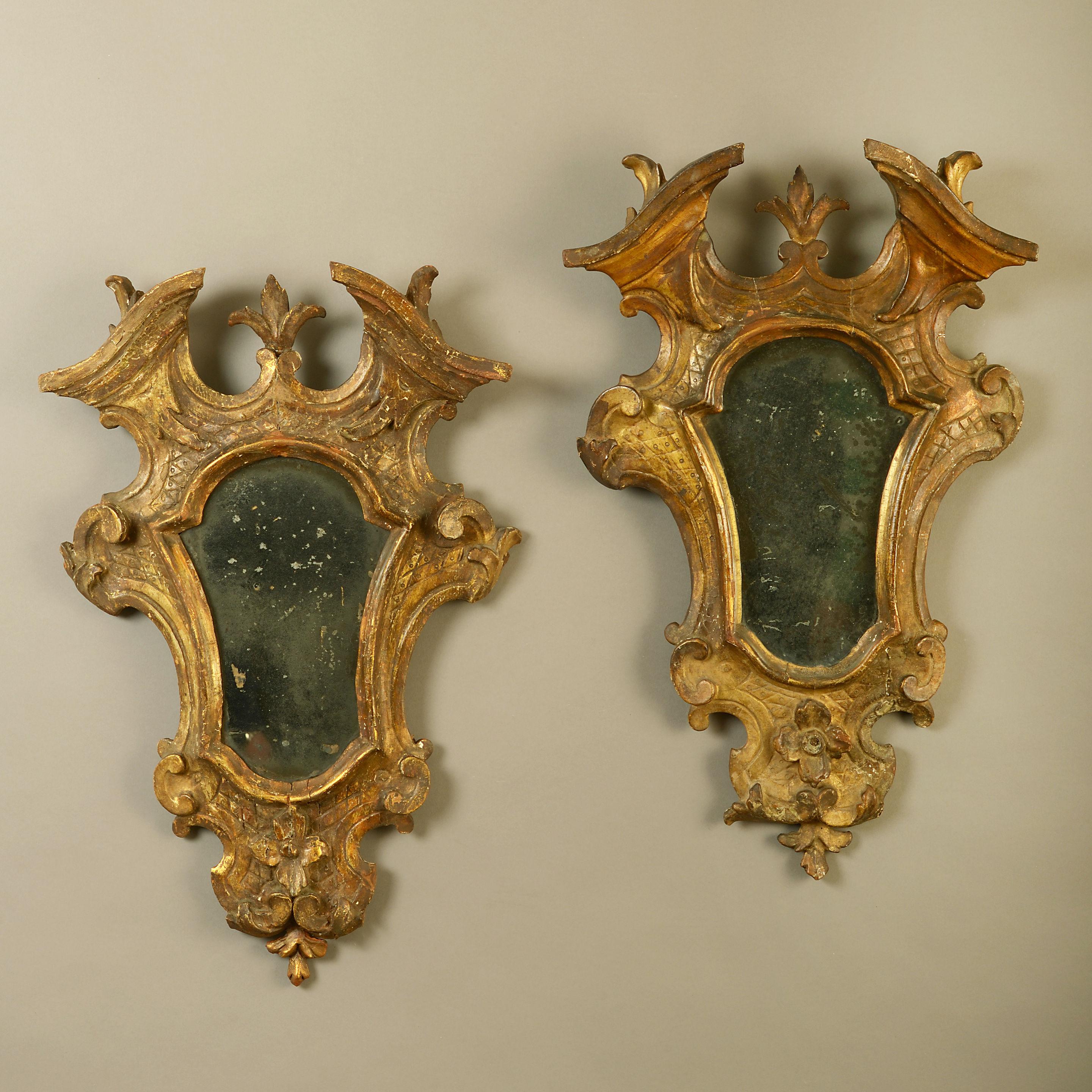 Mid-18th Century 18th Century Pair of Venetian Giltwood Girandole Mirrors
