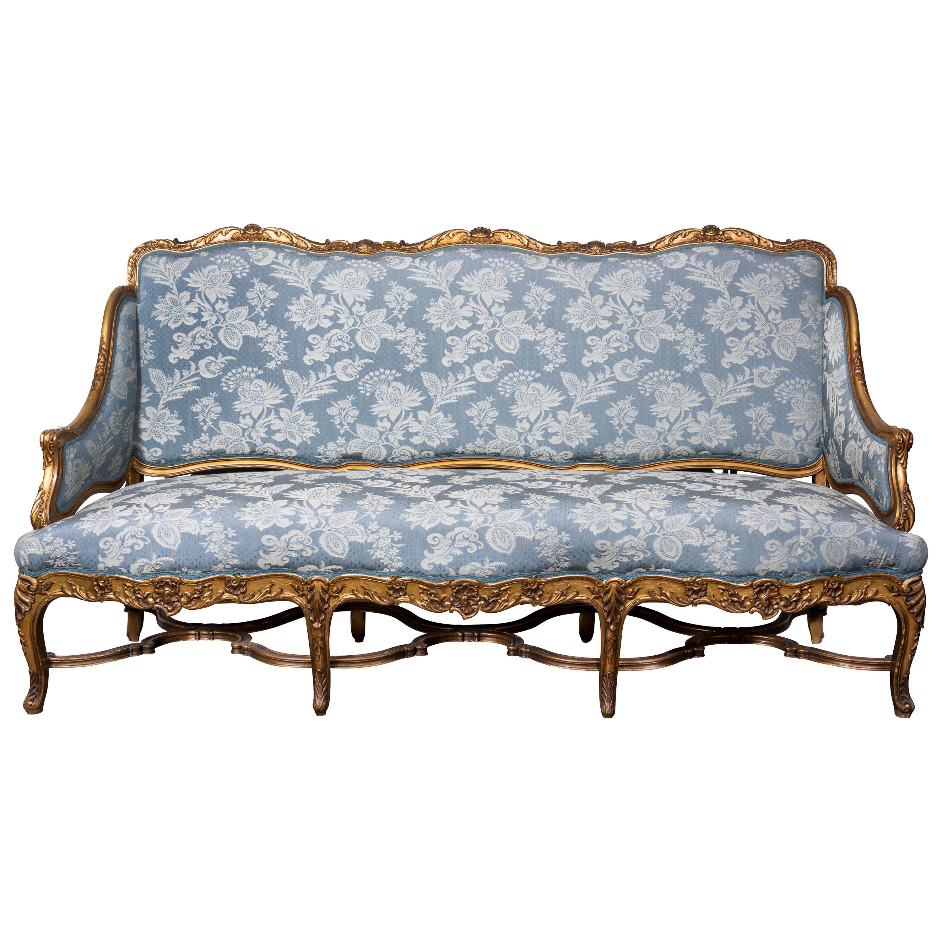 A 19th Century Serpentine Fronted Venetian Giltwood Divano For Sale