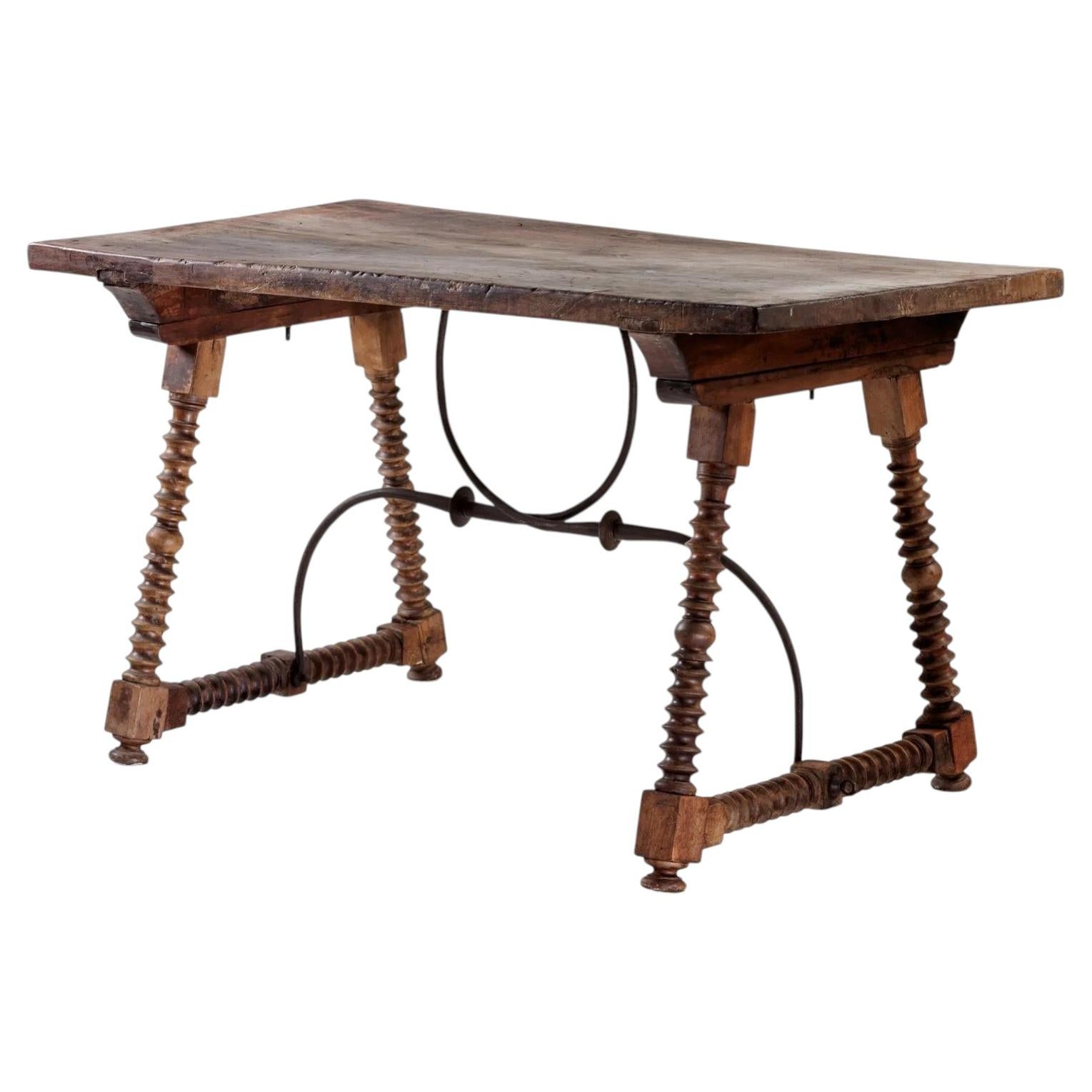 An 18th Century Spanish Table with Corkscrew Turned Legs For Sale