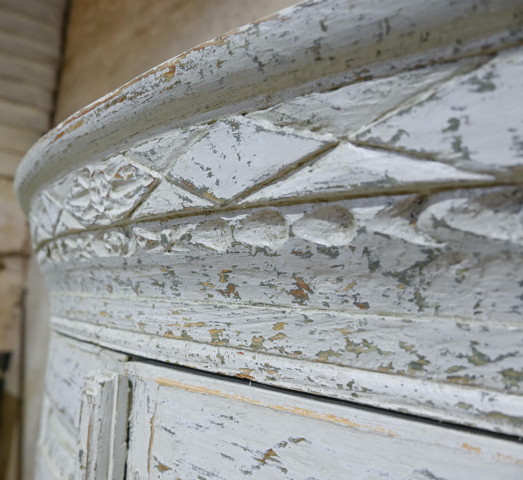 An 18th Century Swedish Gustavian Corner Cupboard For Sale 8