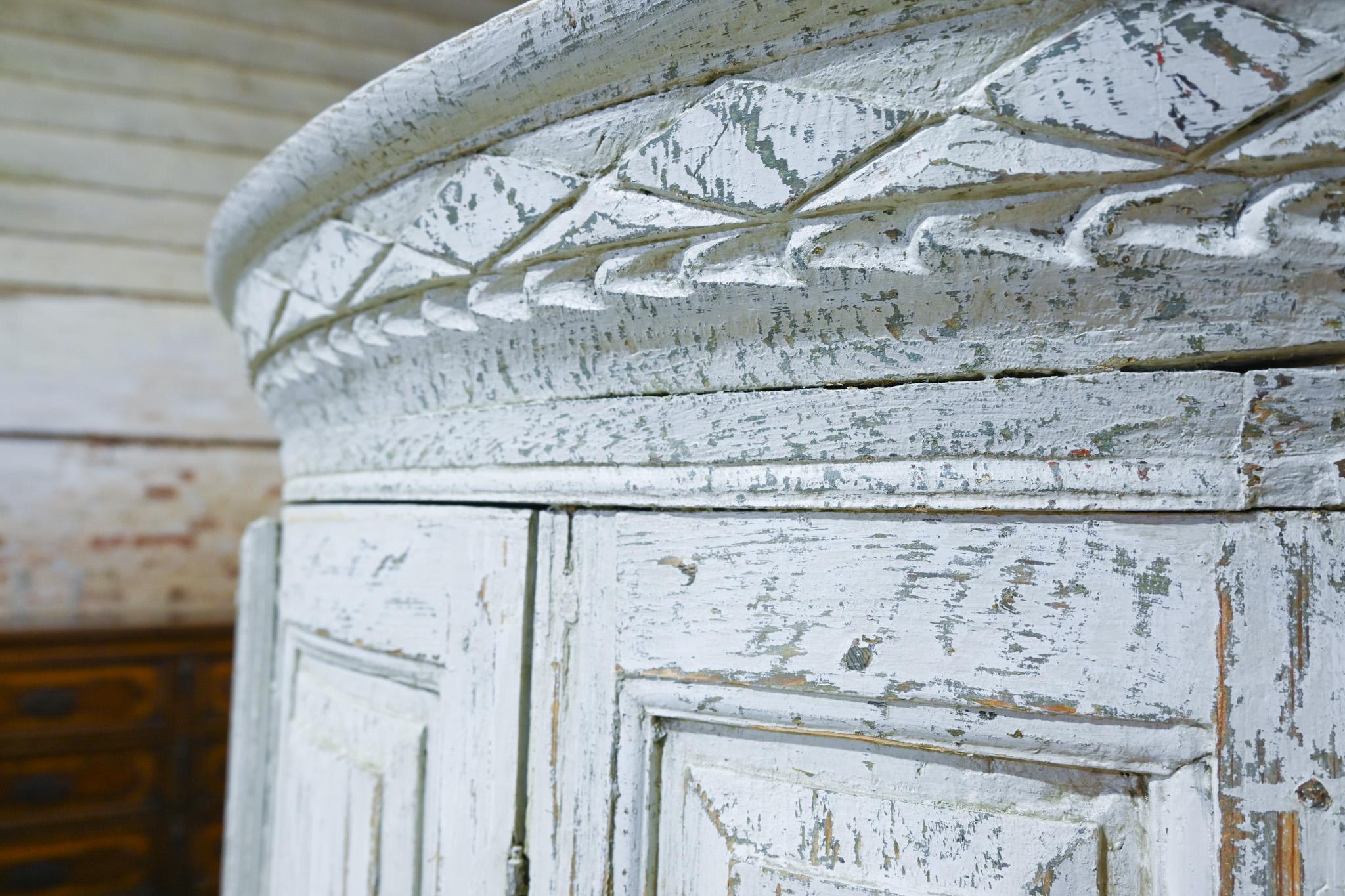An 18th Century Swedish Gustavian Corner Cupboard In Good Condition For Sale In Basingstoke, Hampshire