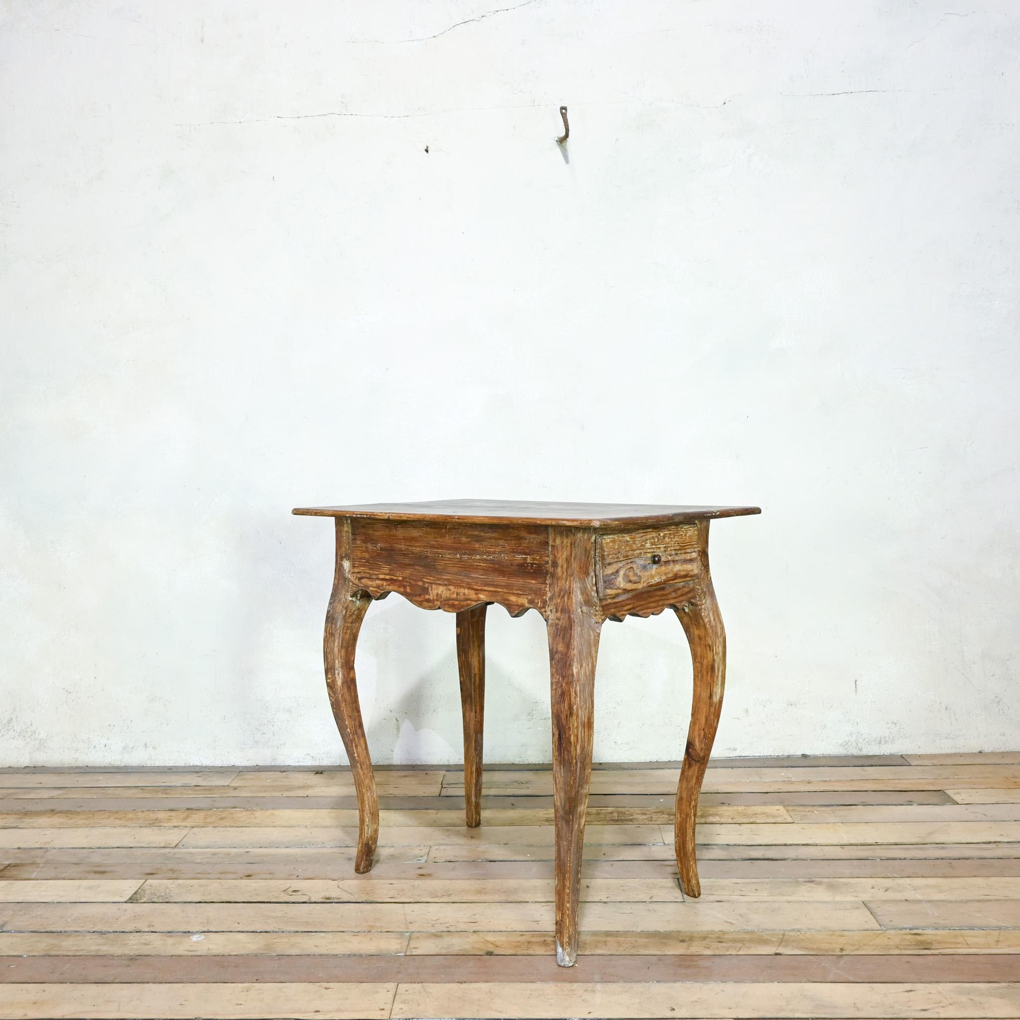 An 18th Century Swedish Rococo Painted Side Table / Desk For Sale 4
