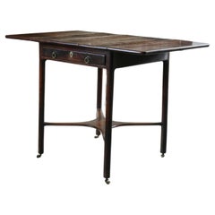 Ein Pembroke-Tisch aus Nussbaumholz aus dem 18.