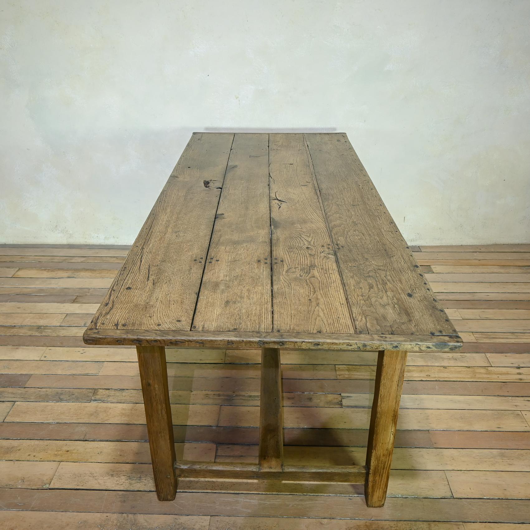 Table de ferme de campagne galloise en chêne George III du 18ème siècle, réfectoire en vente 5