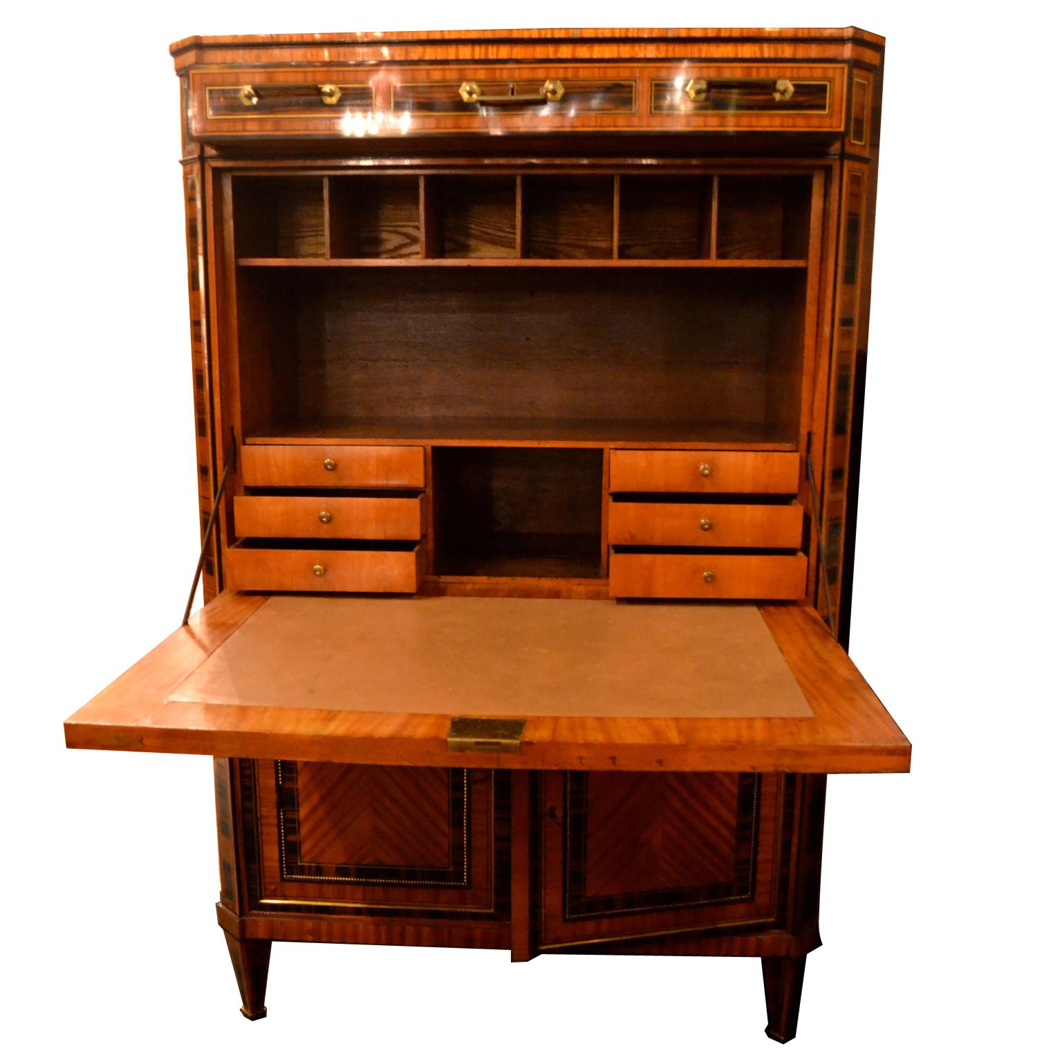 18th Century Dutch Satinwood Marquetry Secretaire a Abattant In Good Condition For Sale In Vancouver, British Columbia