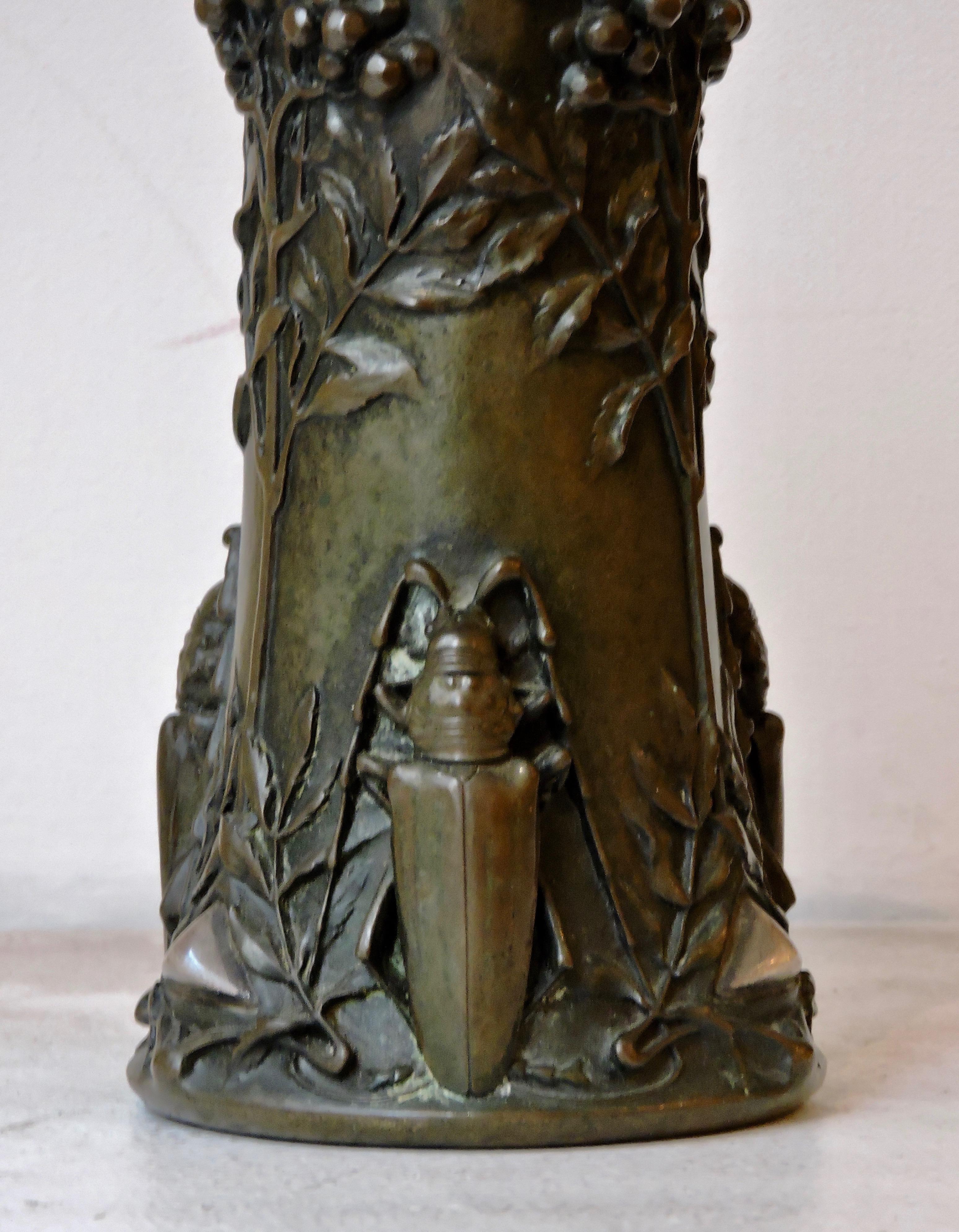 Patiné Vase en bronze Art Nouveau Beetles de Pierre-Georges Deraisme de 1906
