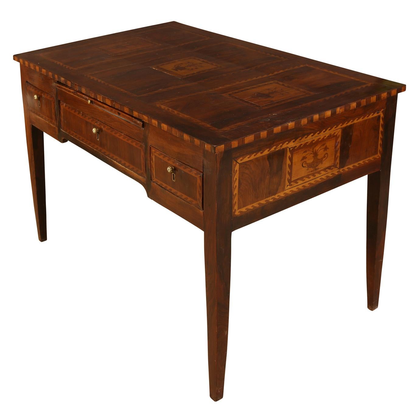 Walnut An 19th Century Italian Desk with Beautiful Detail For Sale