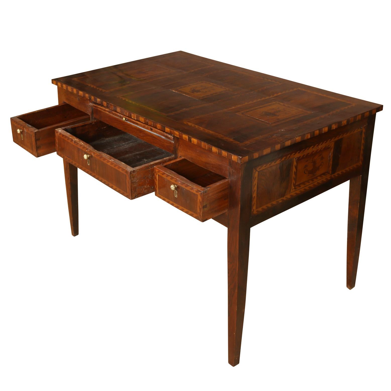 An 19th Century Italian Desk with Beautiful Detail For Sale 1
