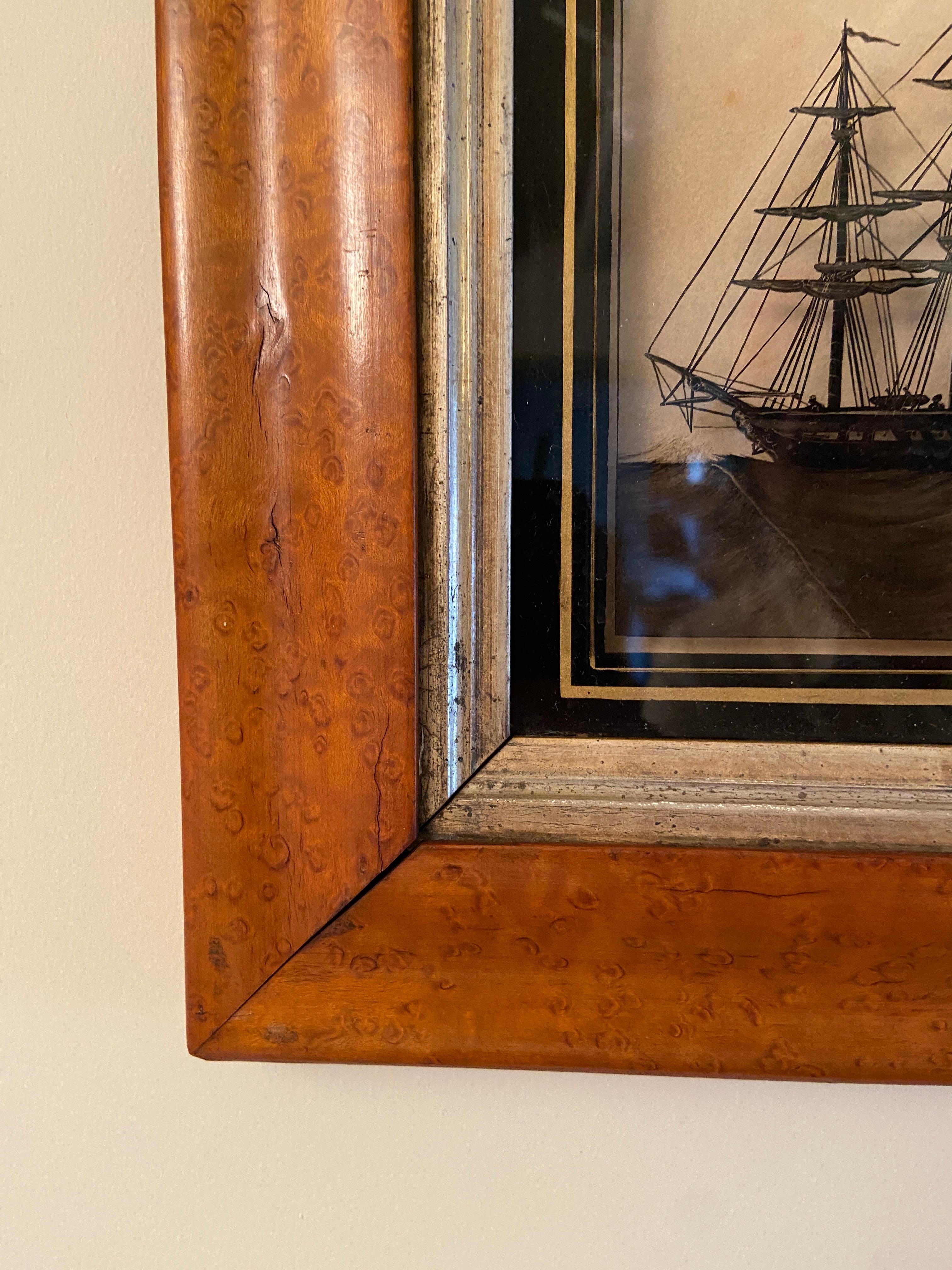 Peint à la main Peinture en verre inversé encadrée d'érable du 19ème siècle représentant la victoire de Nelson sur le navire phare en vente