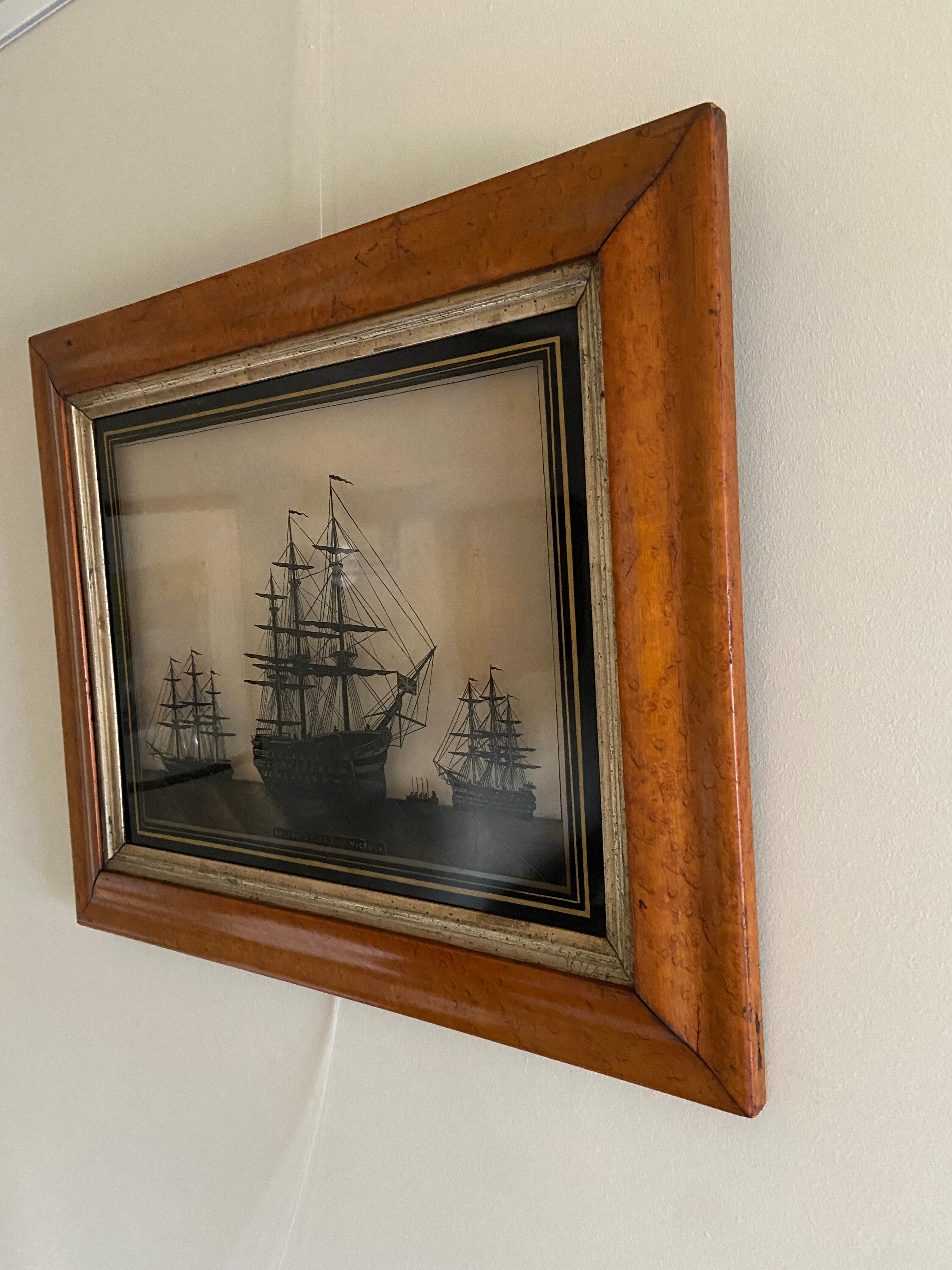 Milieu du XIXe siècle Peinture en verre inversé encadrée d'érable du 19ème siècle représentant la victoire de Nelson sur le navire phare en vente