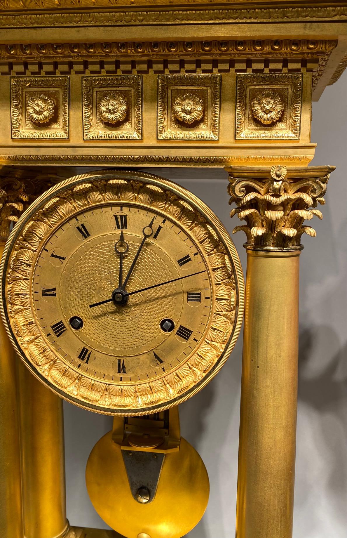 Metà XIX secolo An 19th century ormolu Charles X clock garniture set. in vendita