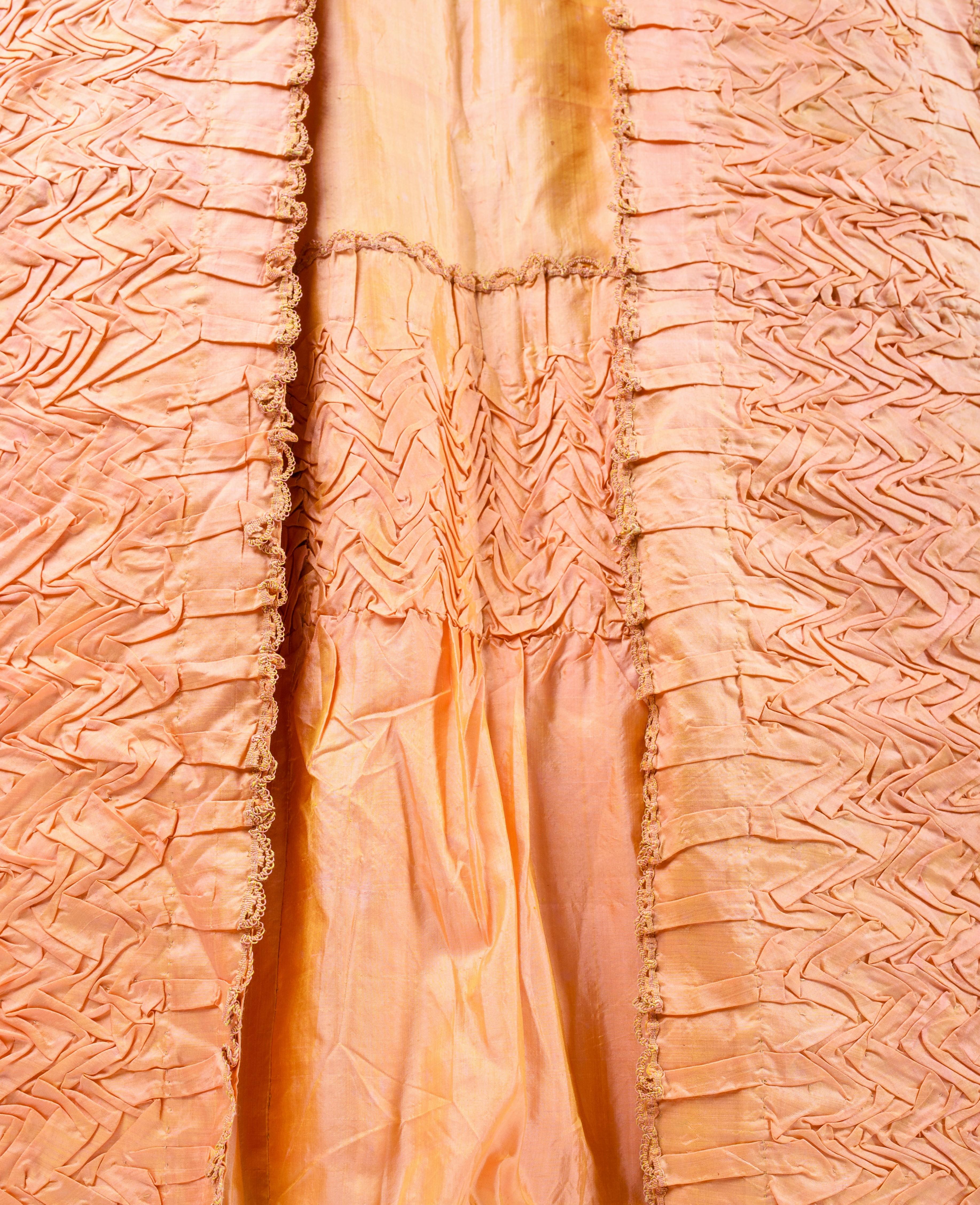 Women's An à la Française gown in changing taffeta Florence silk - French Circa 1785