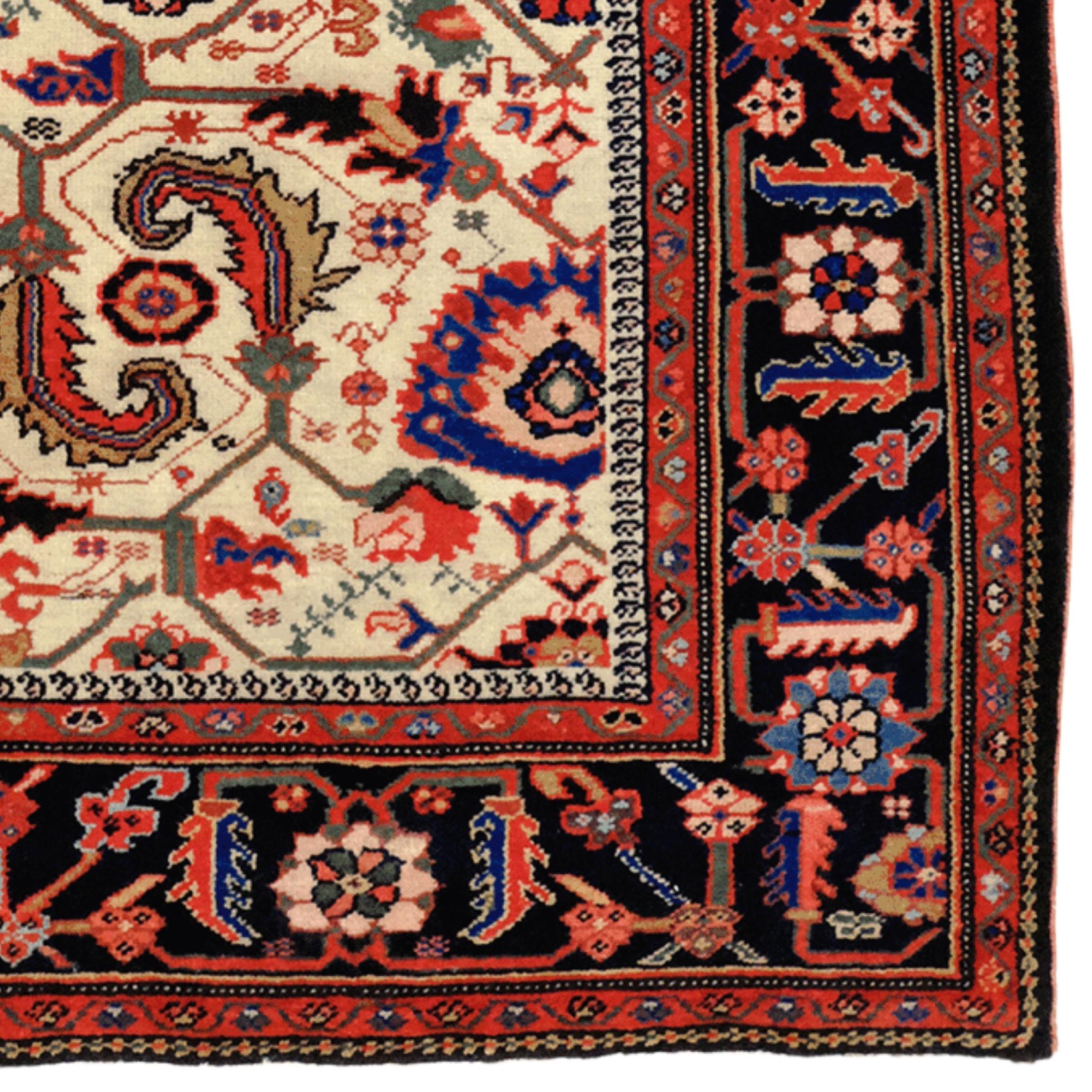 An Absolute Classical Antique Circa 1880 Malayer Rug In Good Condition For Sale In Sultanahmet, 34