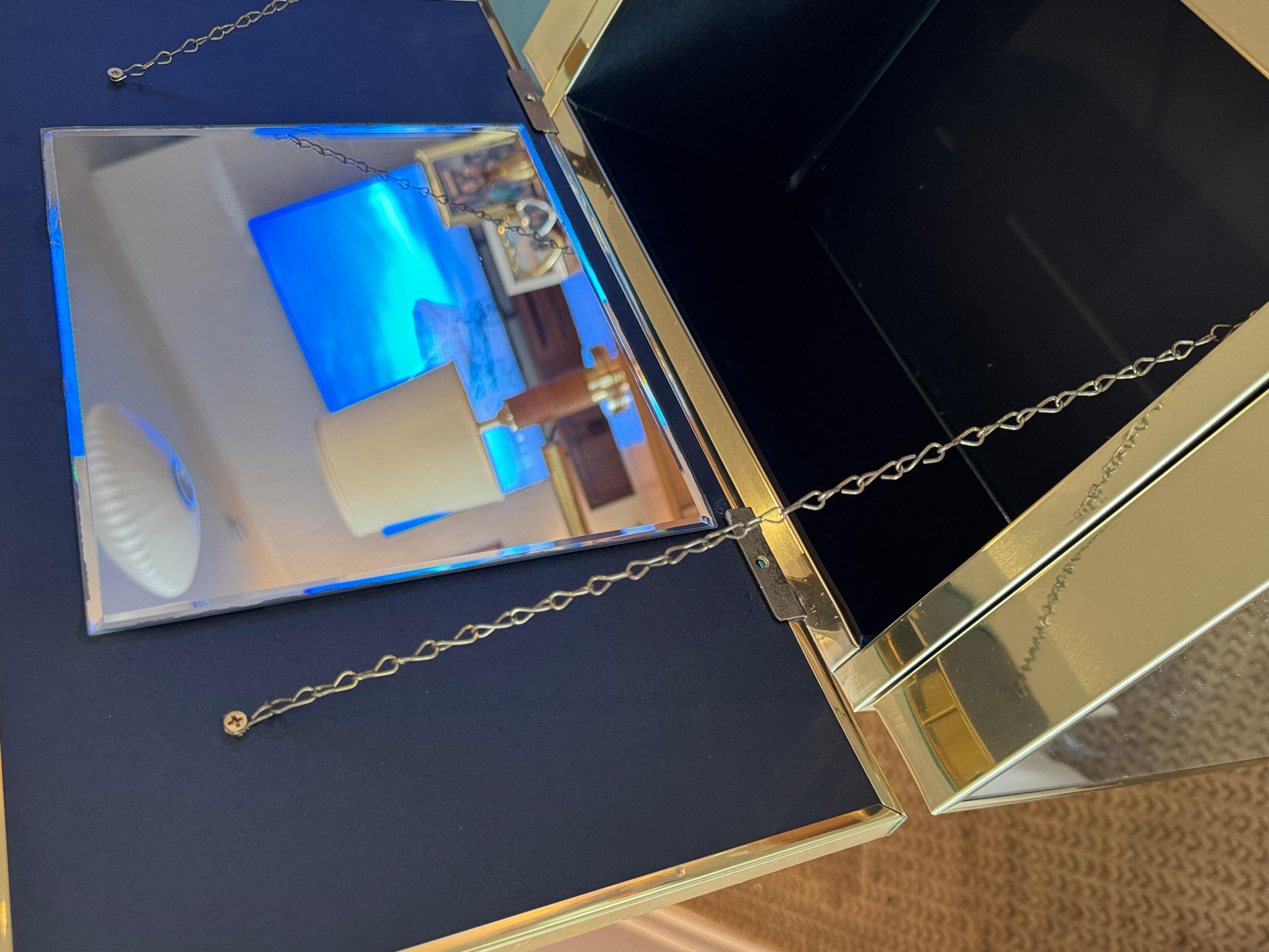 An absolutely fabulous mirrored armoire or jewelry case, circa 1970s For Sale 3