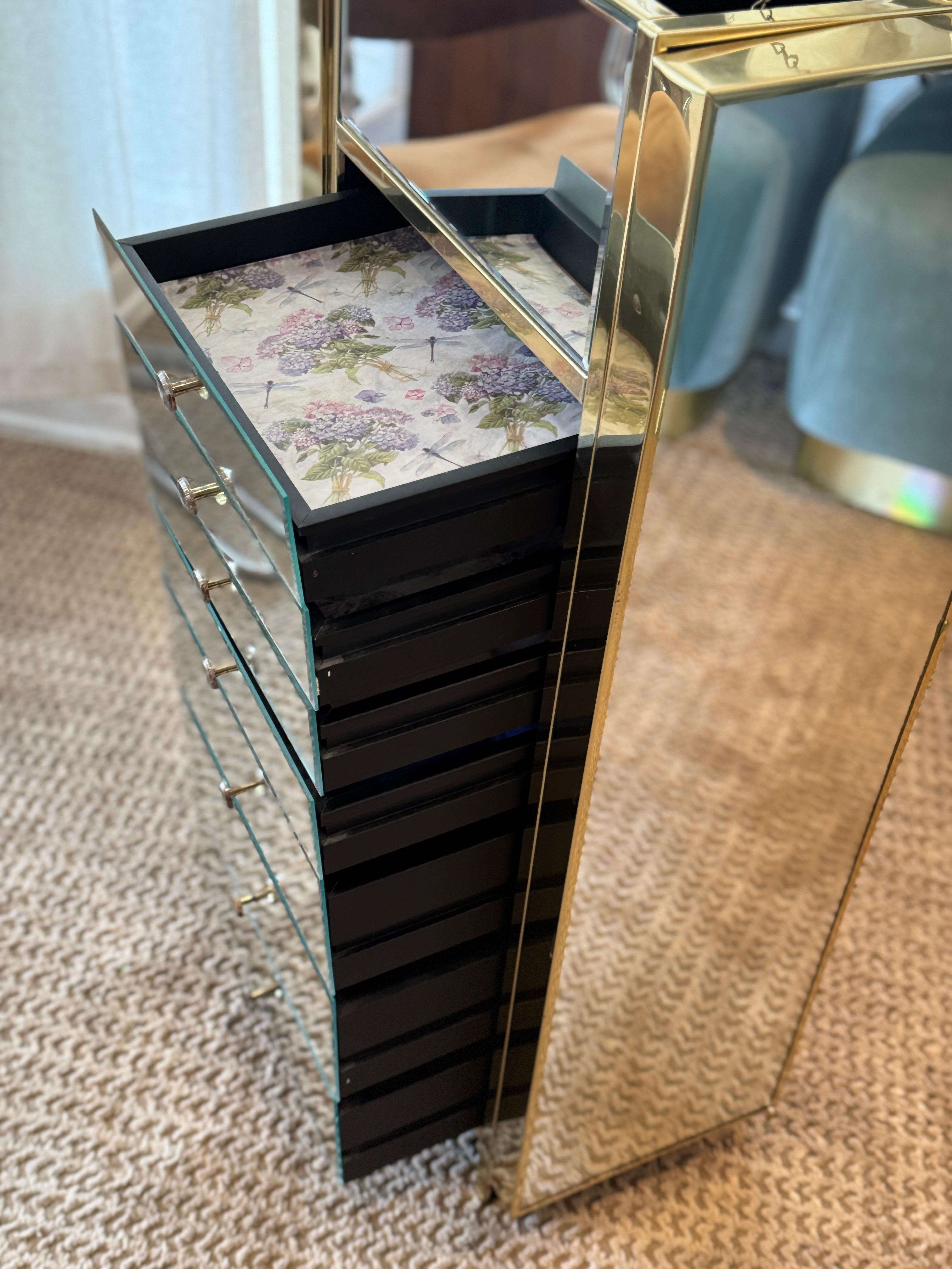 An absolutely fabulous mirrored armoire or jewelry case, circa 1970s For Sale 7