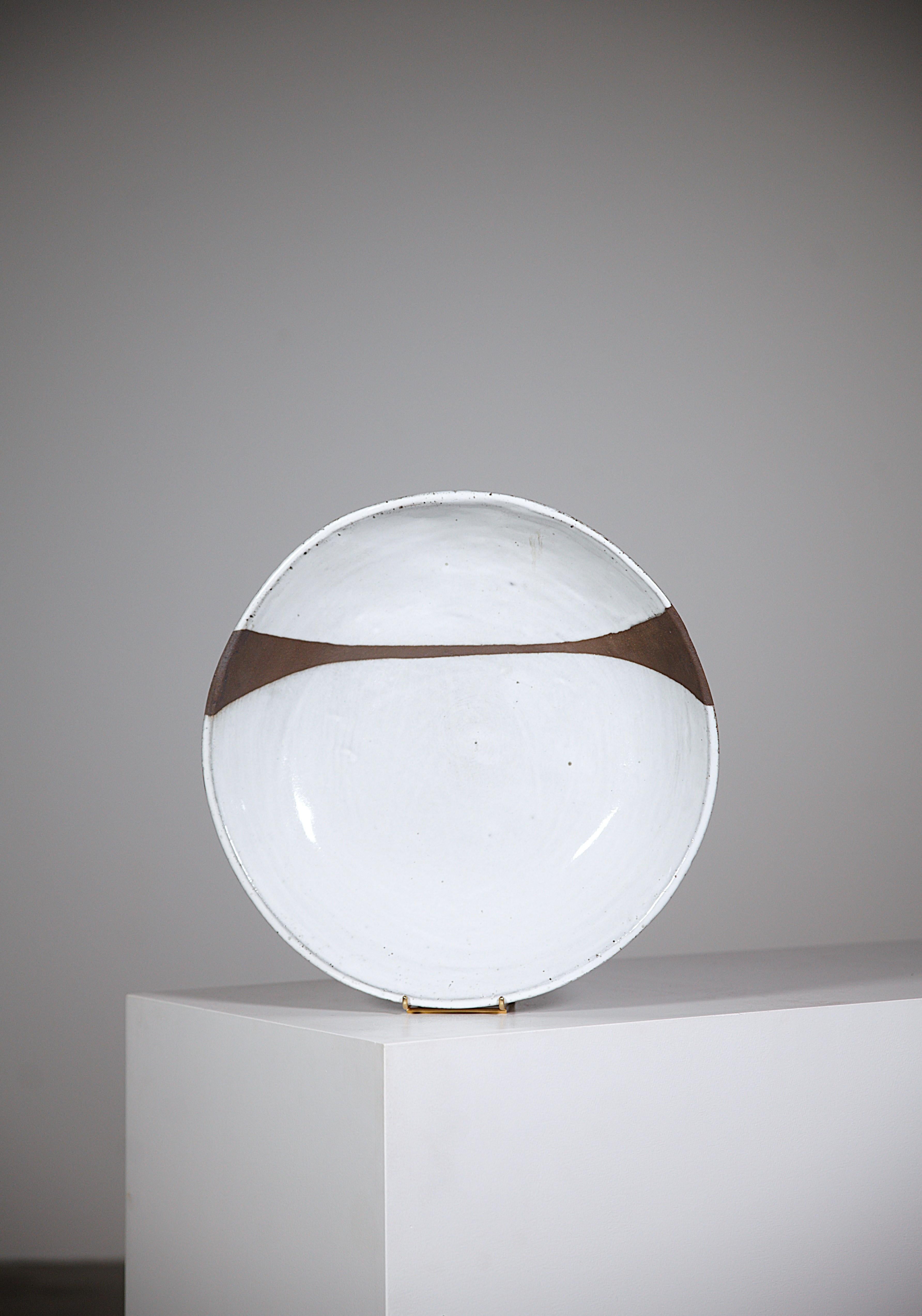 Abstrakte Wandkeramikschale von Pyot Thiry Vallauris, Frankreich, 1970er Jahre

Großer Teller.

Sehr dekorativ mit einem einfachen Design.

Unterzeichnet unter.

In gutem Zustand