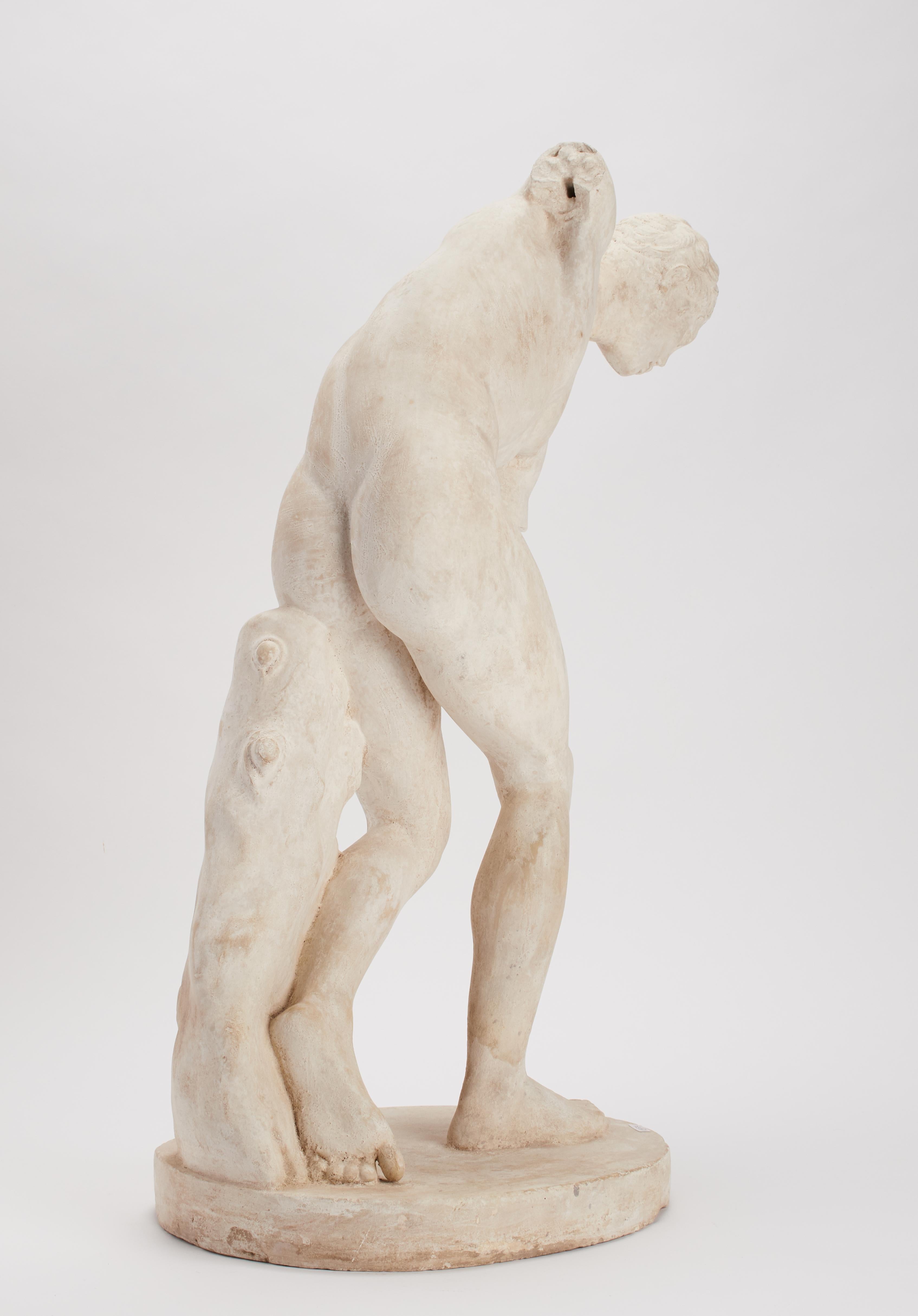 Academic Cast Depicting a Discus Thrower, Italy 1880 In Good Condition For Sale In Milan, IT
