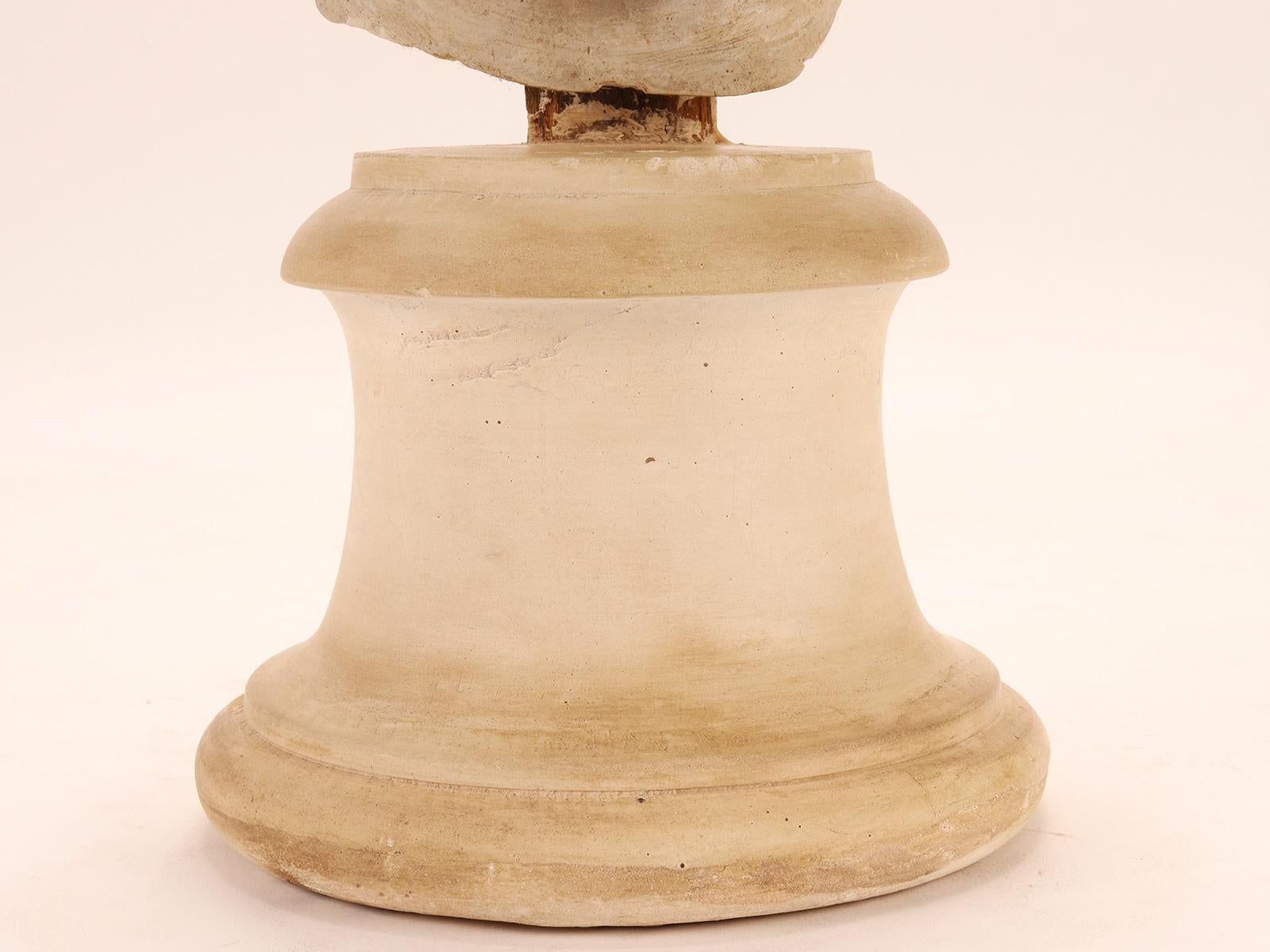 Calco accademico raffigurante una testa di donna romana, Italia 1890. in vendita 4