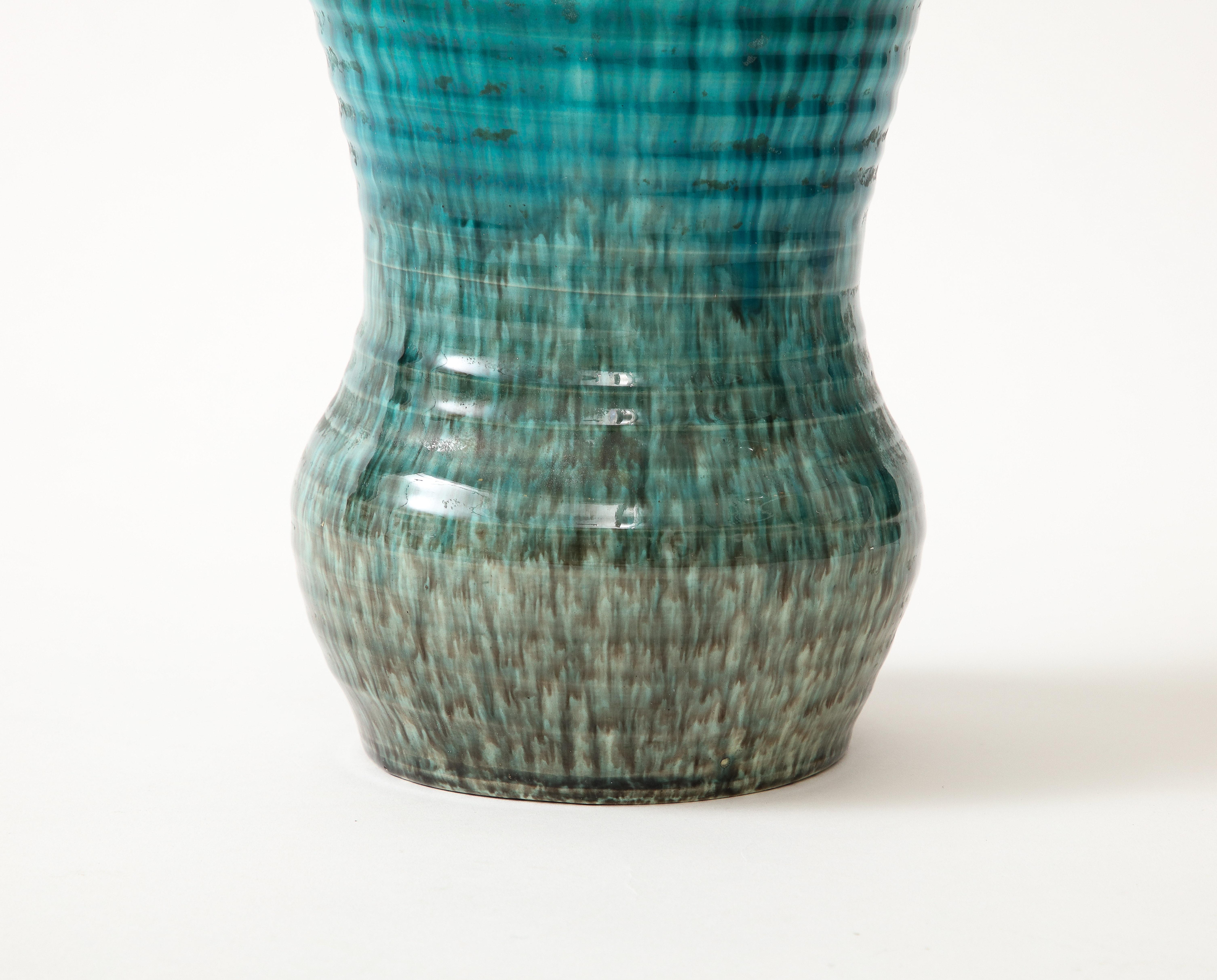 Français Vase Accolay Pottery en vente