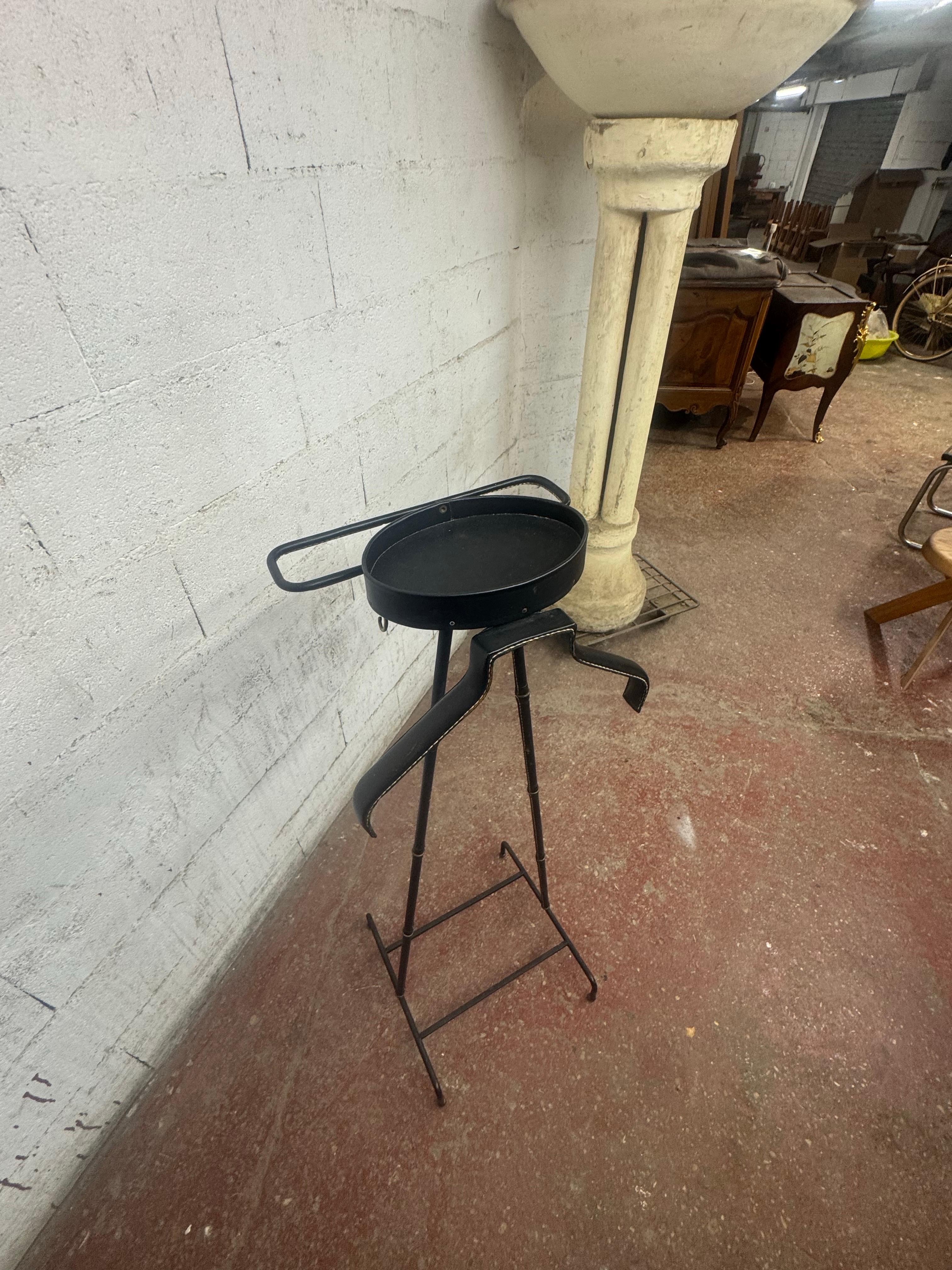Un galán Adnet de cuero original Moderno de mediados de siglo en venta