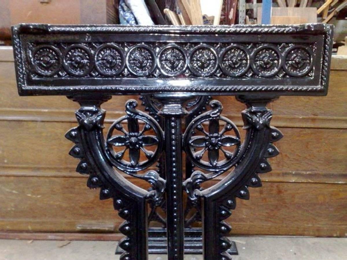 English Aesthetic Movement Cast Iron Garden Table with Stylised Floral Details For Sale