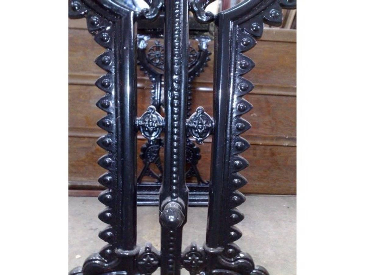 Aesthetic Movement Cast Iron Garden Table with Stylised Floral Details In Good Condition For Sale In London, GB