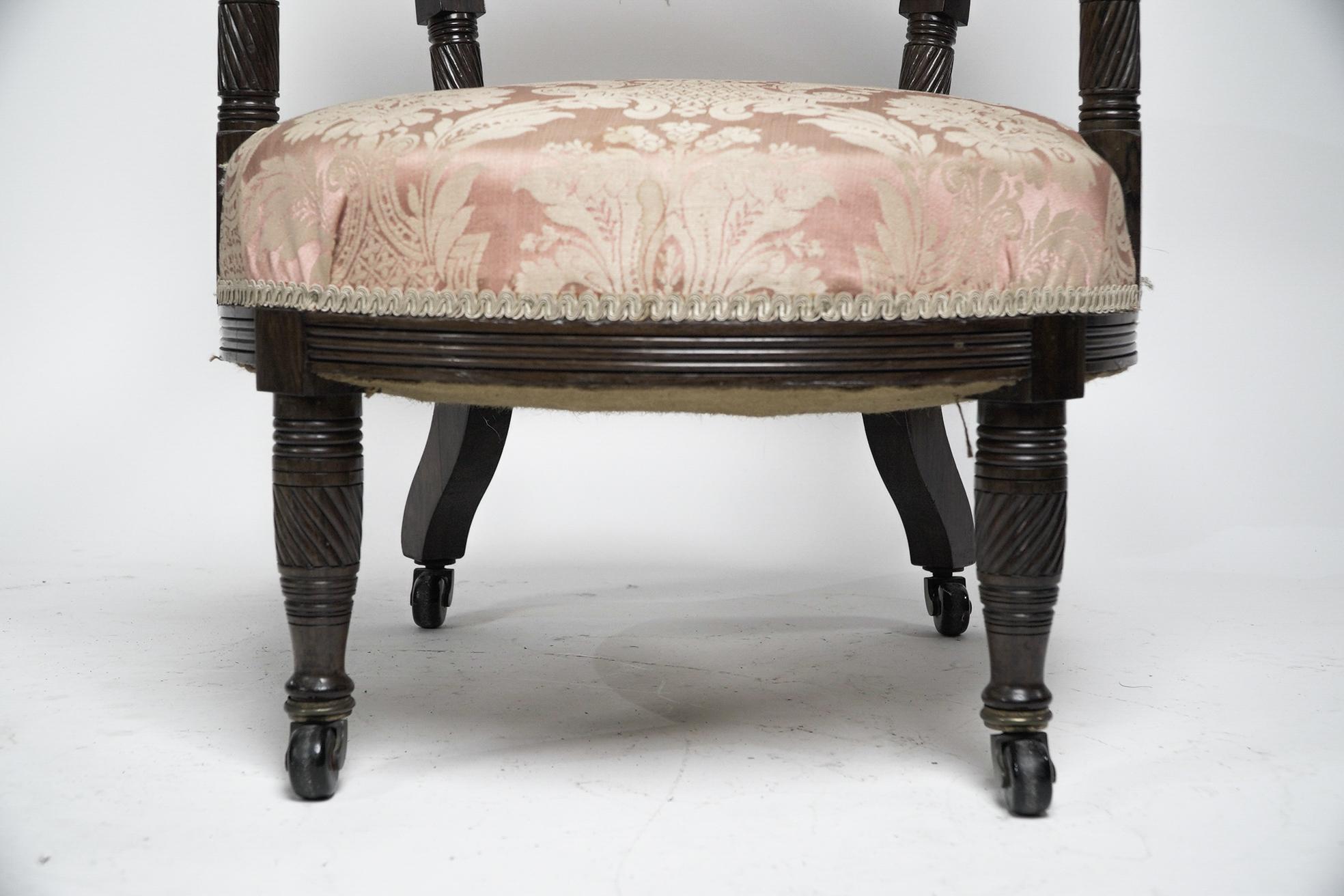 Bruce Talbert Gillows, Aesthetic Movement fauteuil en bois de rose avec tapisserie rose en vente 2