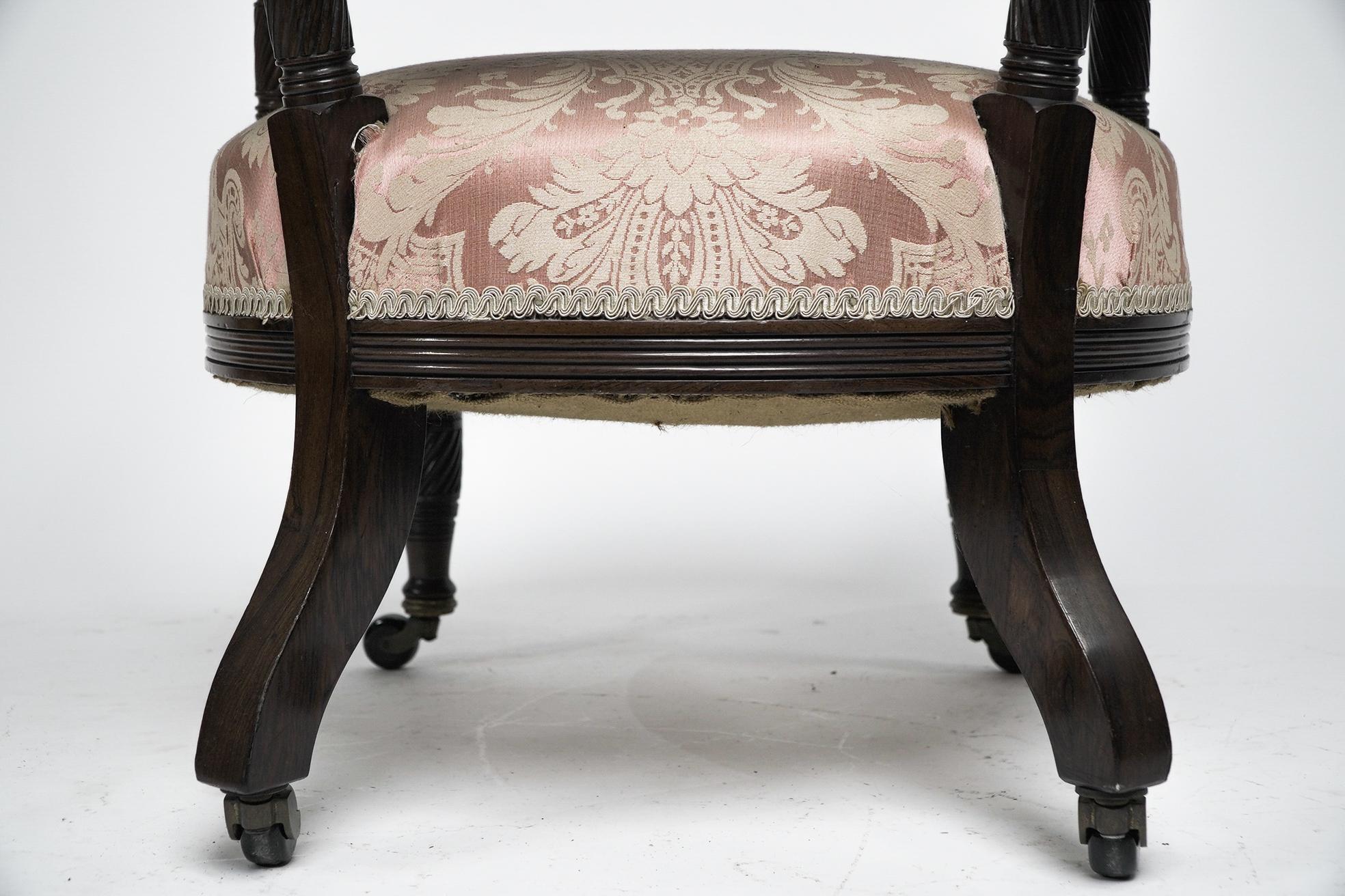 Bruce Talbert Gillows, Aesthetic Movement fauteuil en bois de rose avec tapisserie rose en vente 6