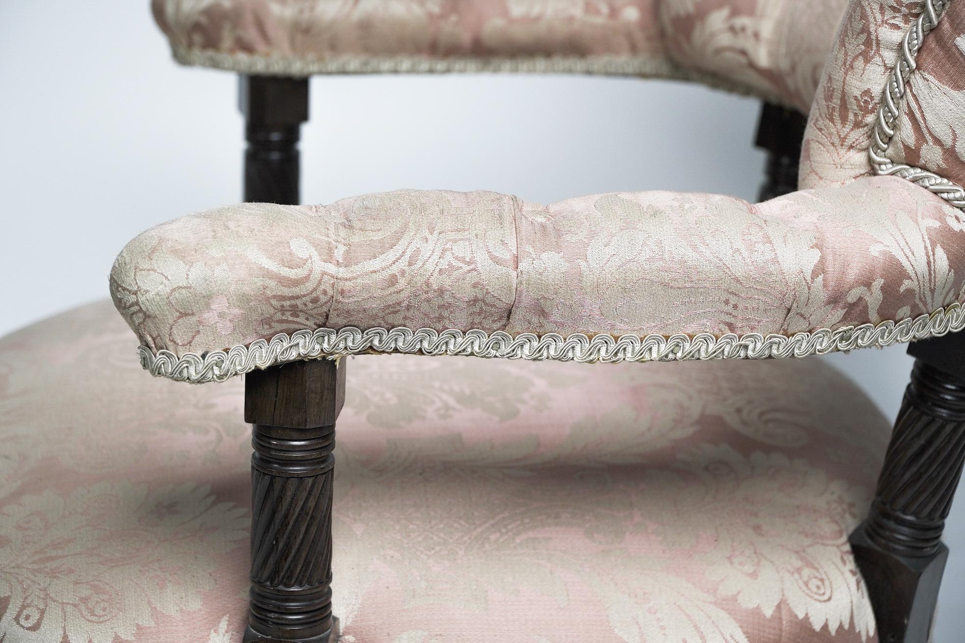 Bruce Talbert Gillows, Aesthetic Movement fauteuil en bois de rose avec tapisserie rose en vente 1