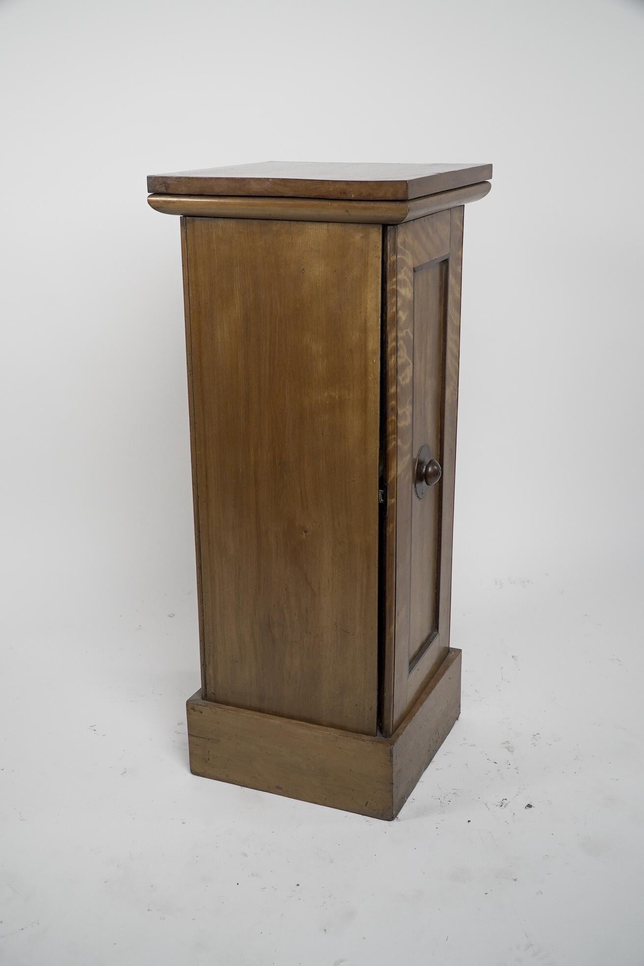 An Aesthetic Movement Satin Birch bedside cabinet with a central Walnut handle. For Sale 1