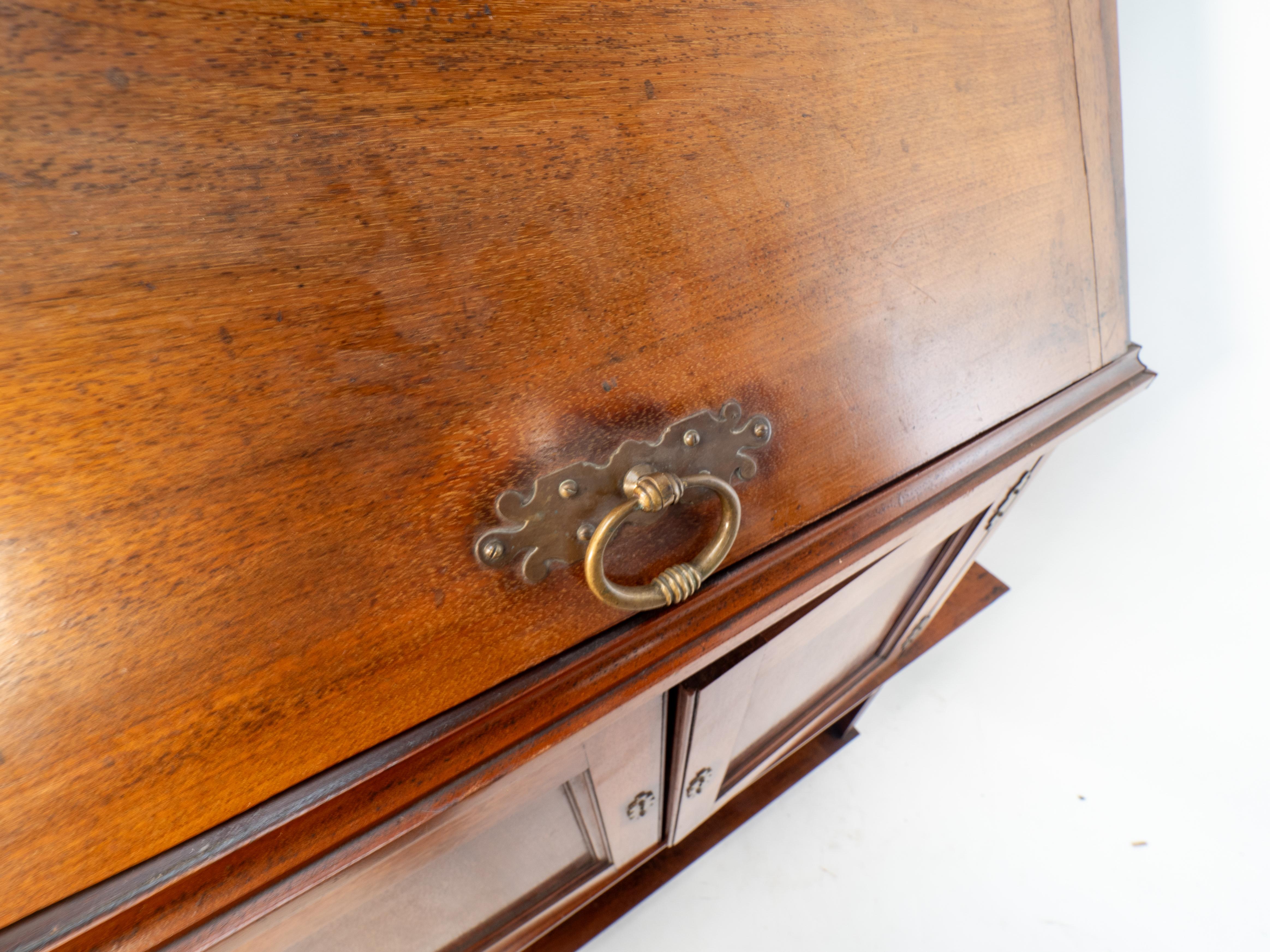 E W Godwin, Edwards & Roberts attr, An Aesthetic Movement set of Walnut shelves. im Angebot 1