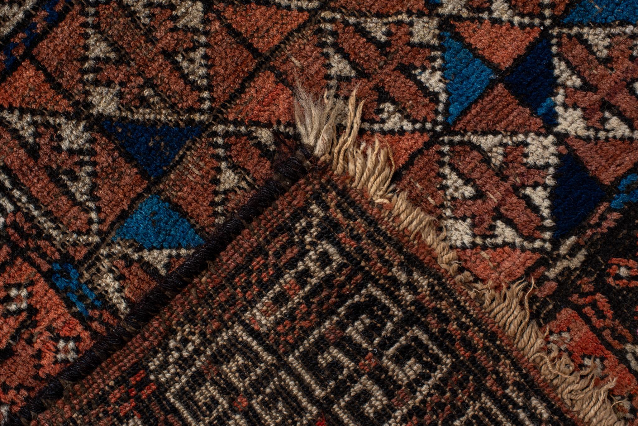 Ein afghanischer Teppich um 1930. (Mitte des 20. Jahrhunderts) im Angebot