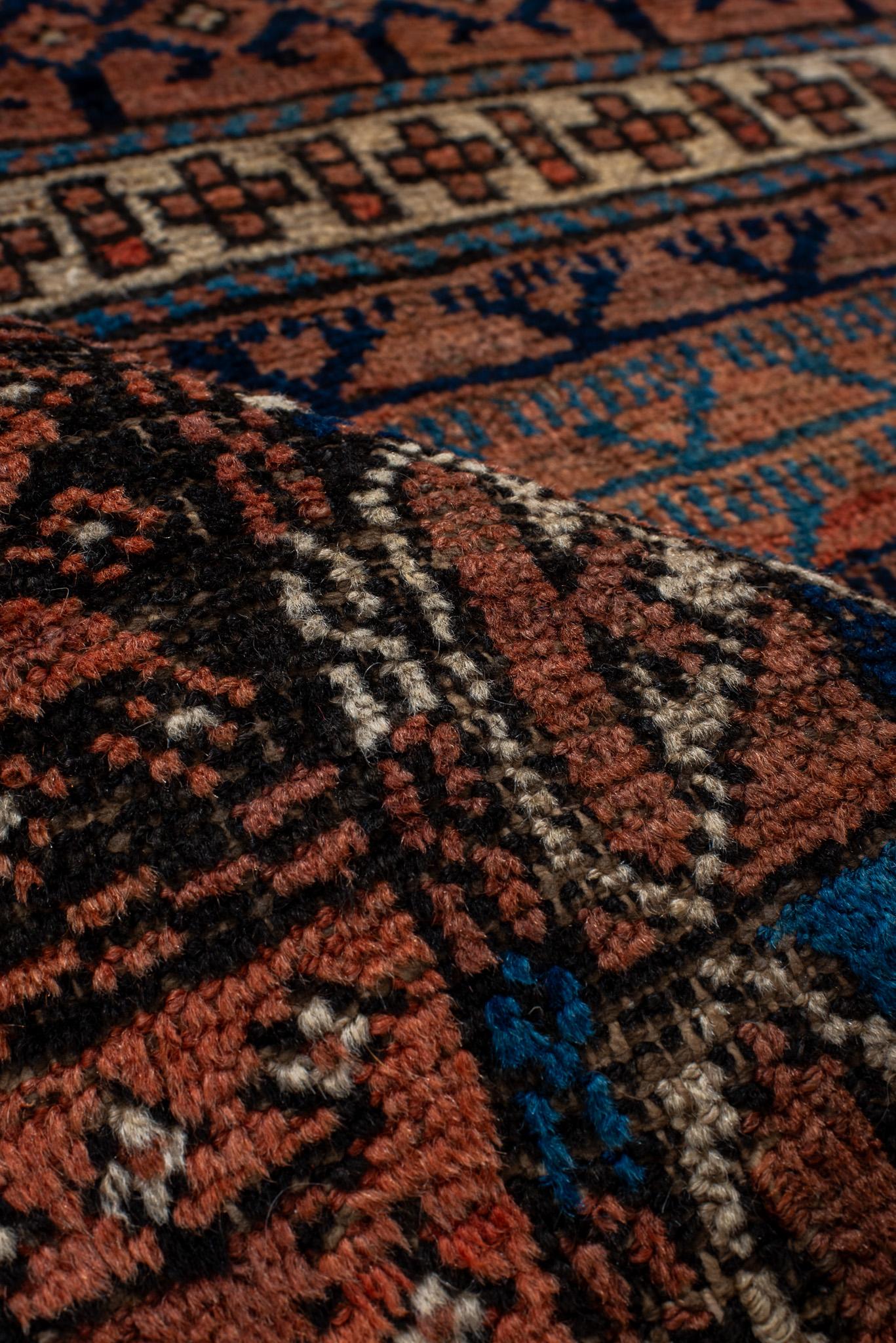 Ein afghanischer Teppich um 1930. (Wolle) im Angebot