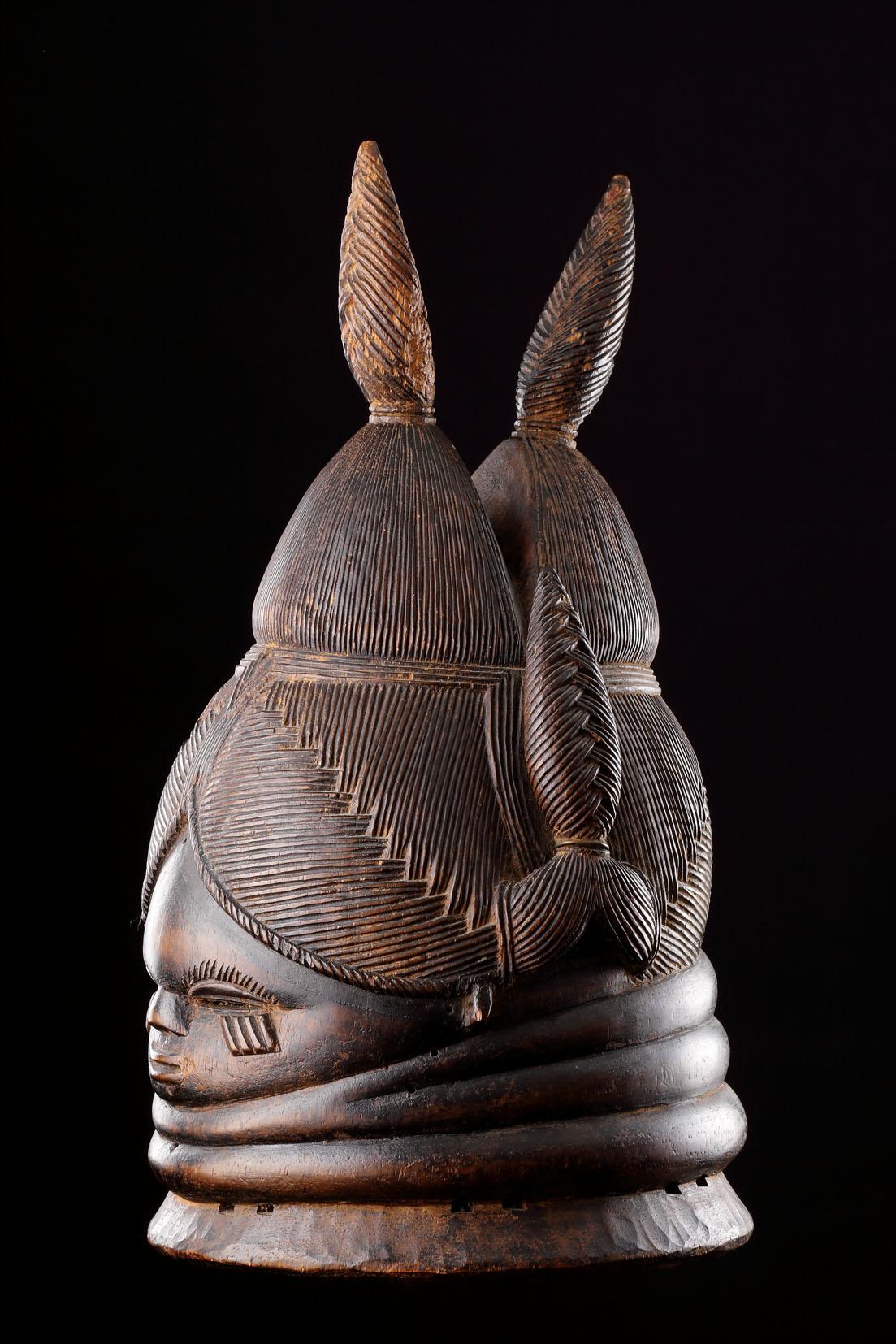 An African ‘Sande’ or ‘Bundu’ Mask In Good Condition For Sale In London, GB