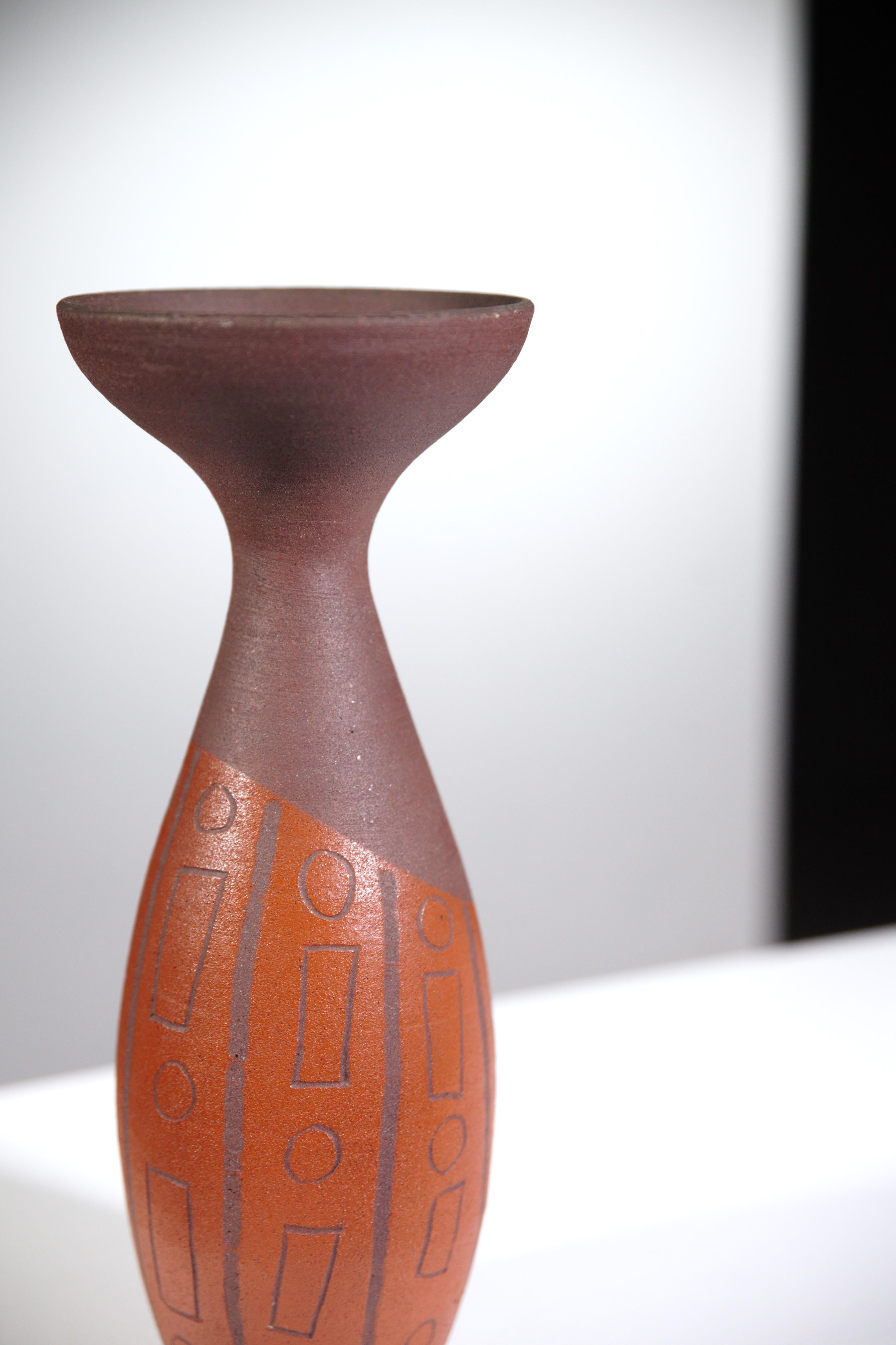 An Africanist Vase by Accolay Pottery France 1960s In Good Condition For Sale In HYÈRES, FR