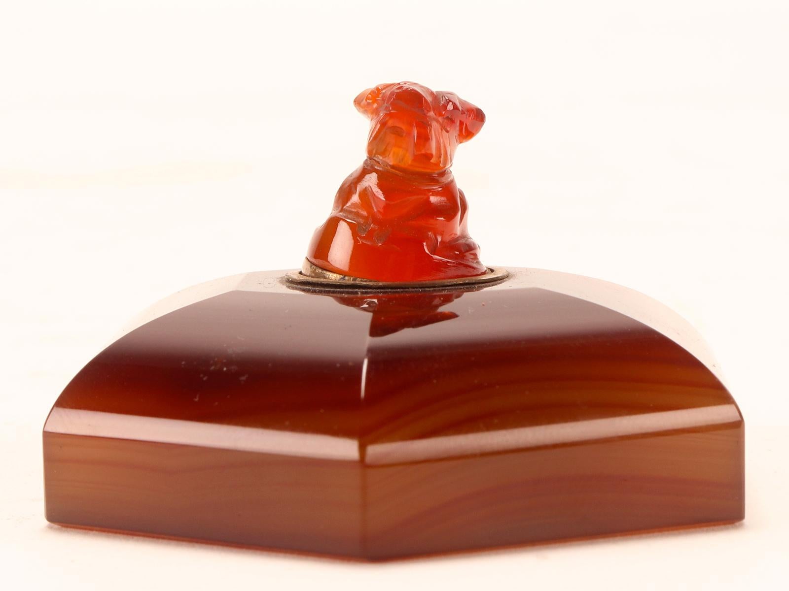 Austrian An agate table switch featuring a small terrier dog. Austria, circa 1900. For Sale