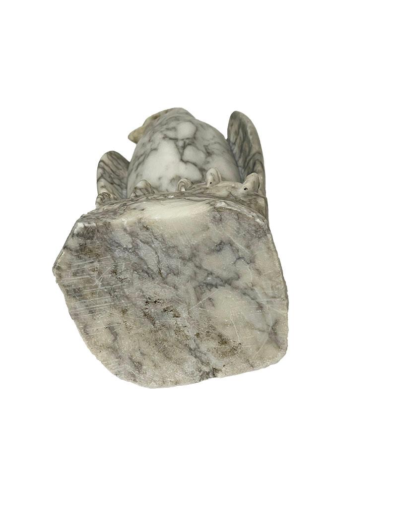 Un ave rapaz de alabastro Italiano en venta