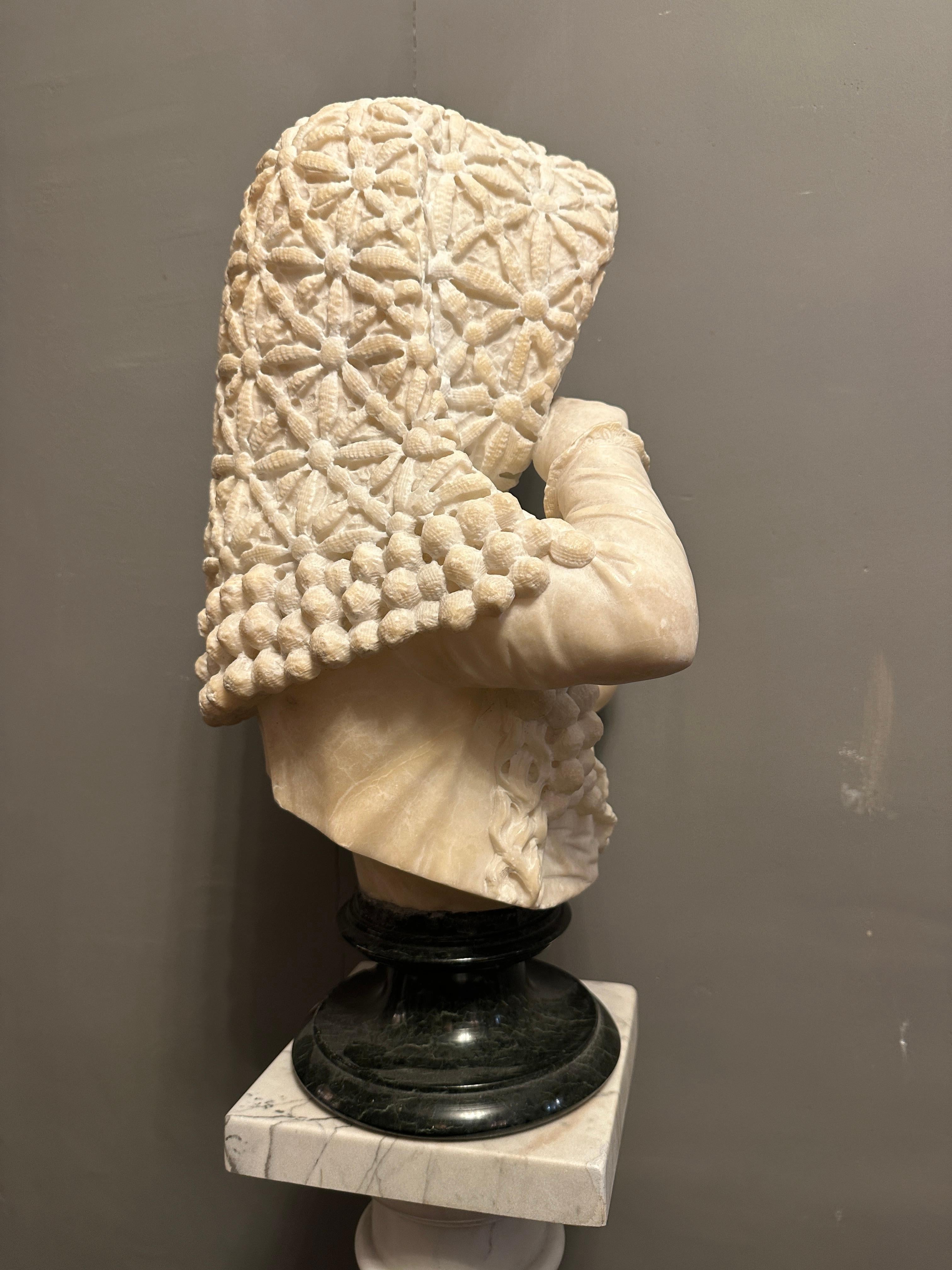 Vittoriano Busto in alabastro di un giovane bambino del XIX secolo in vendita