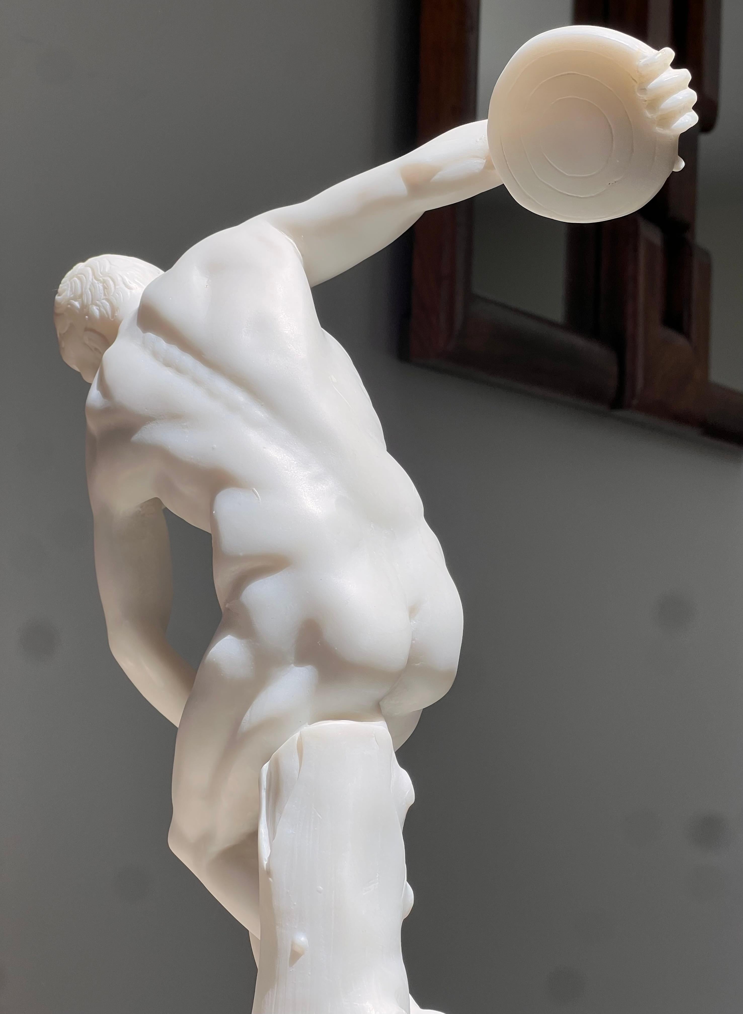 Unknown An neoclassical sculpture of an Olympian disc-thrower, 20th century For Sale