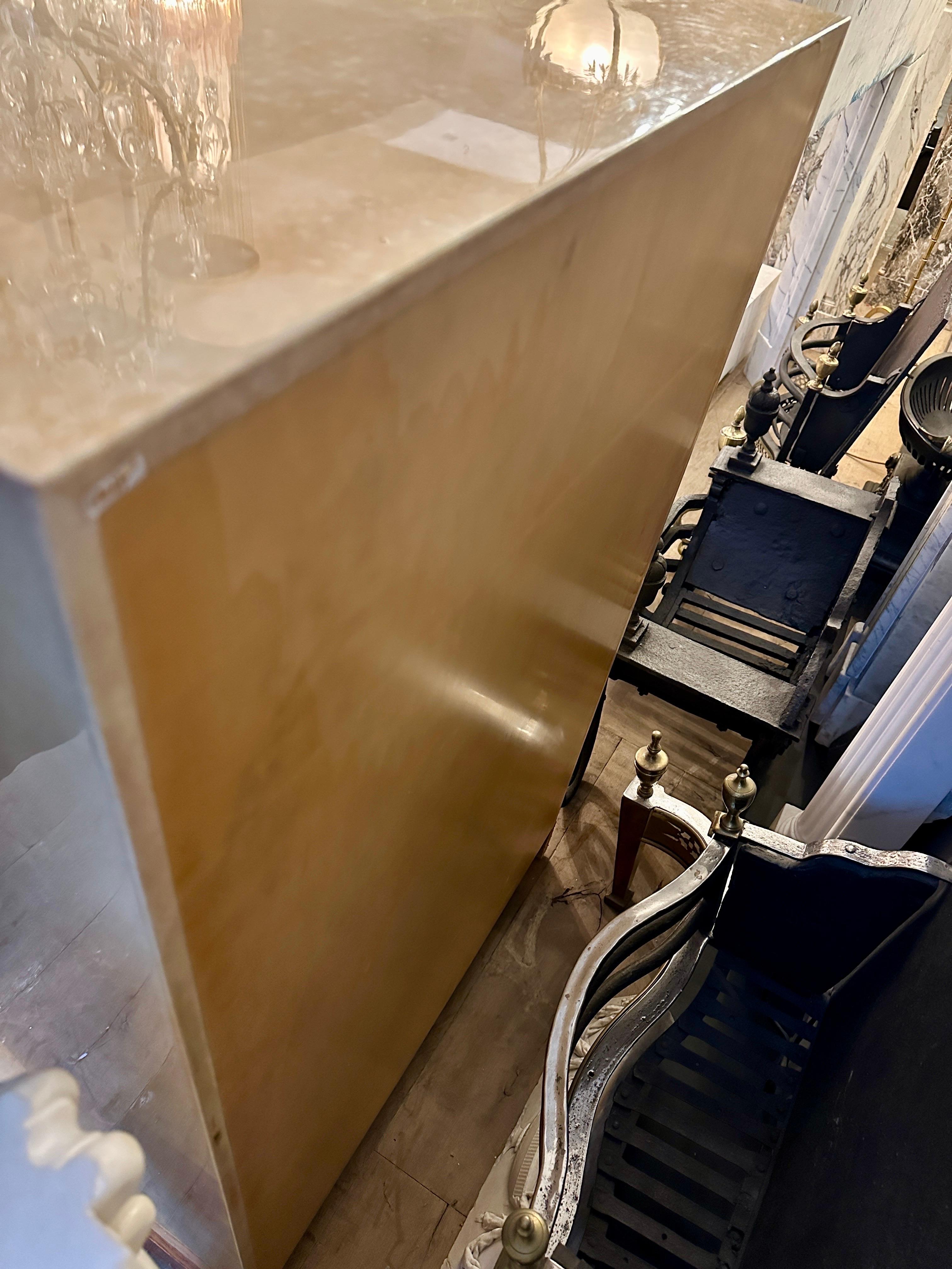 Un mueble bar en pergamino Aldo Tura Bar en seco en venta 3