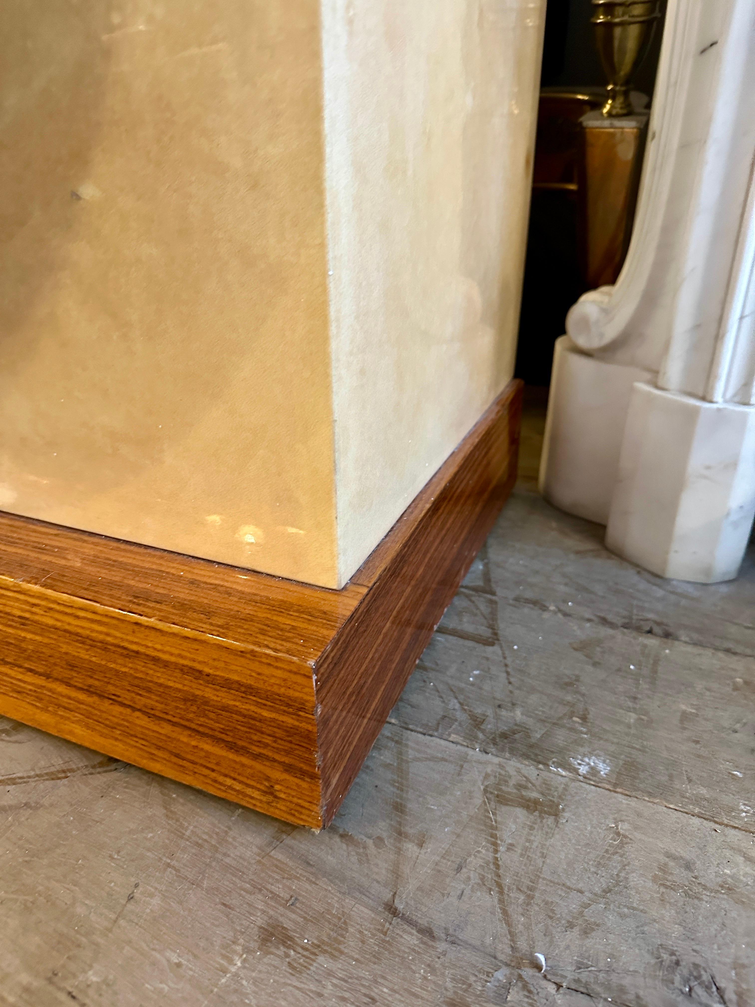Un mueble bar en pergamino Aldo Tura Bar en seco en venta 11